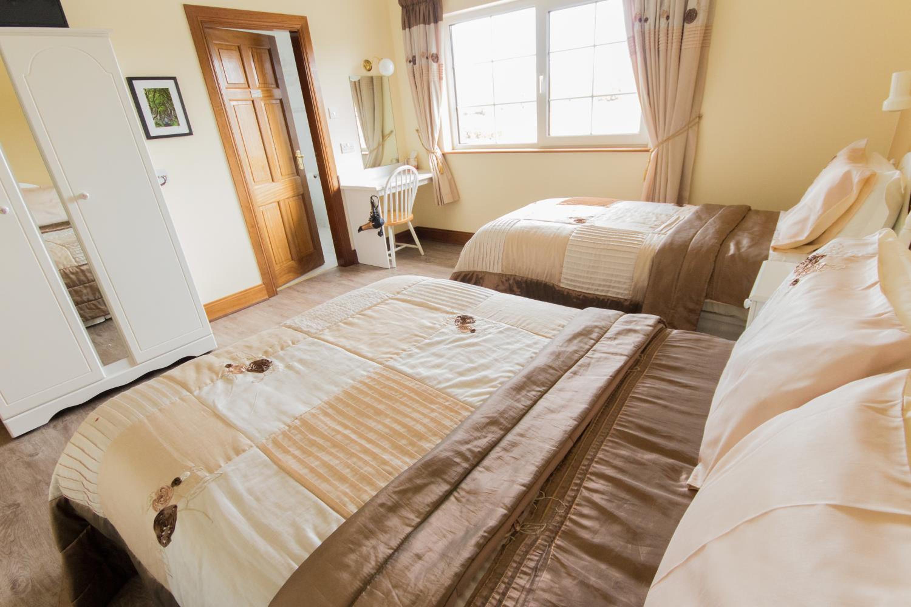 Triple Room with Private Bathroom - Photo 5