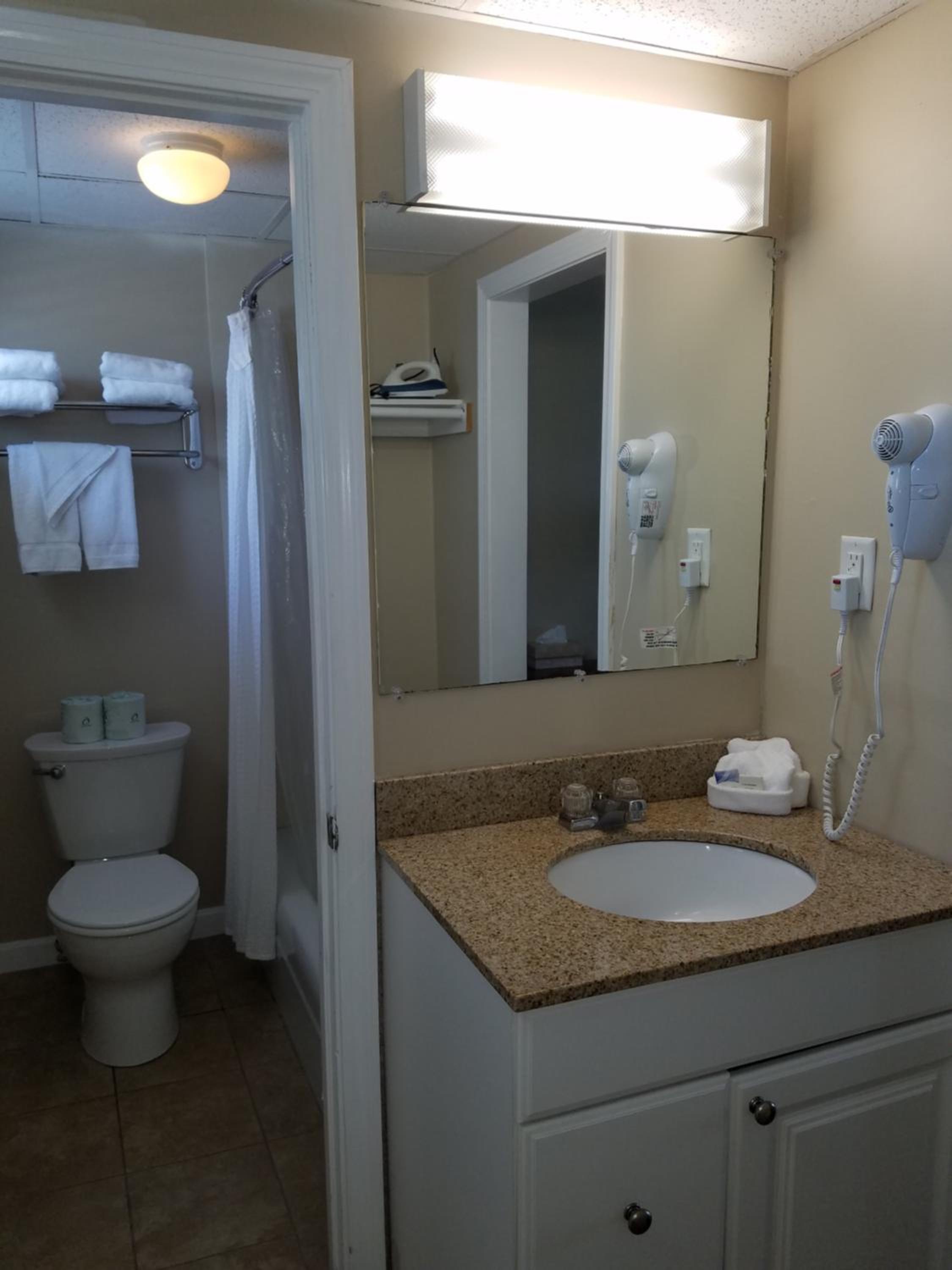Standard Room with 4 Entire Park Passes/each night of stay photo 3