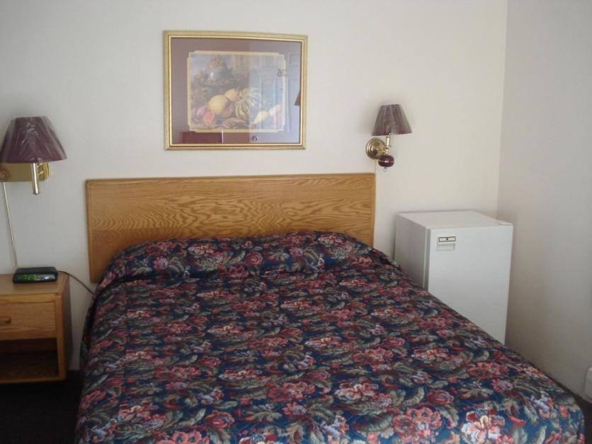 Queen Room photo 1