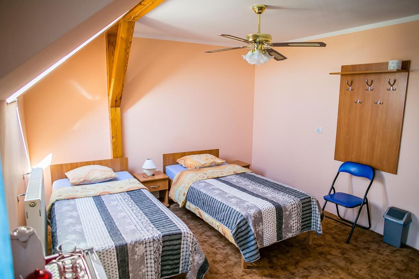 Twin Room with Bathroom photo 1
