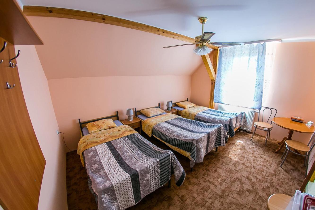 Triple Room with Private Bathroom photo 1