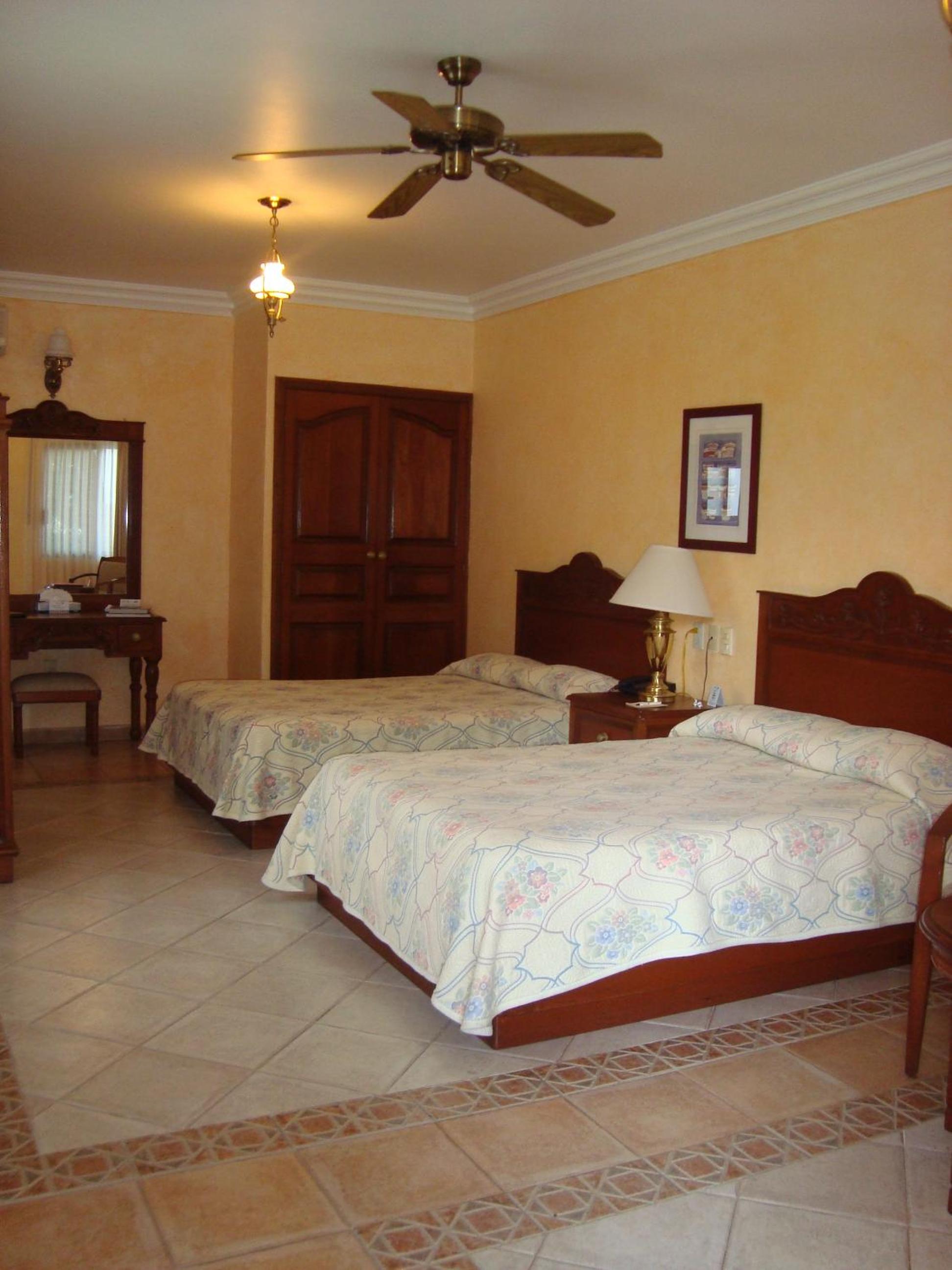 Suite - Photo 7
