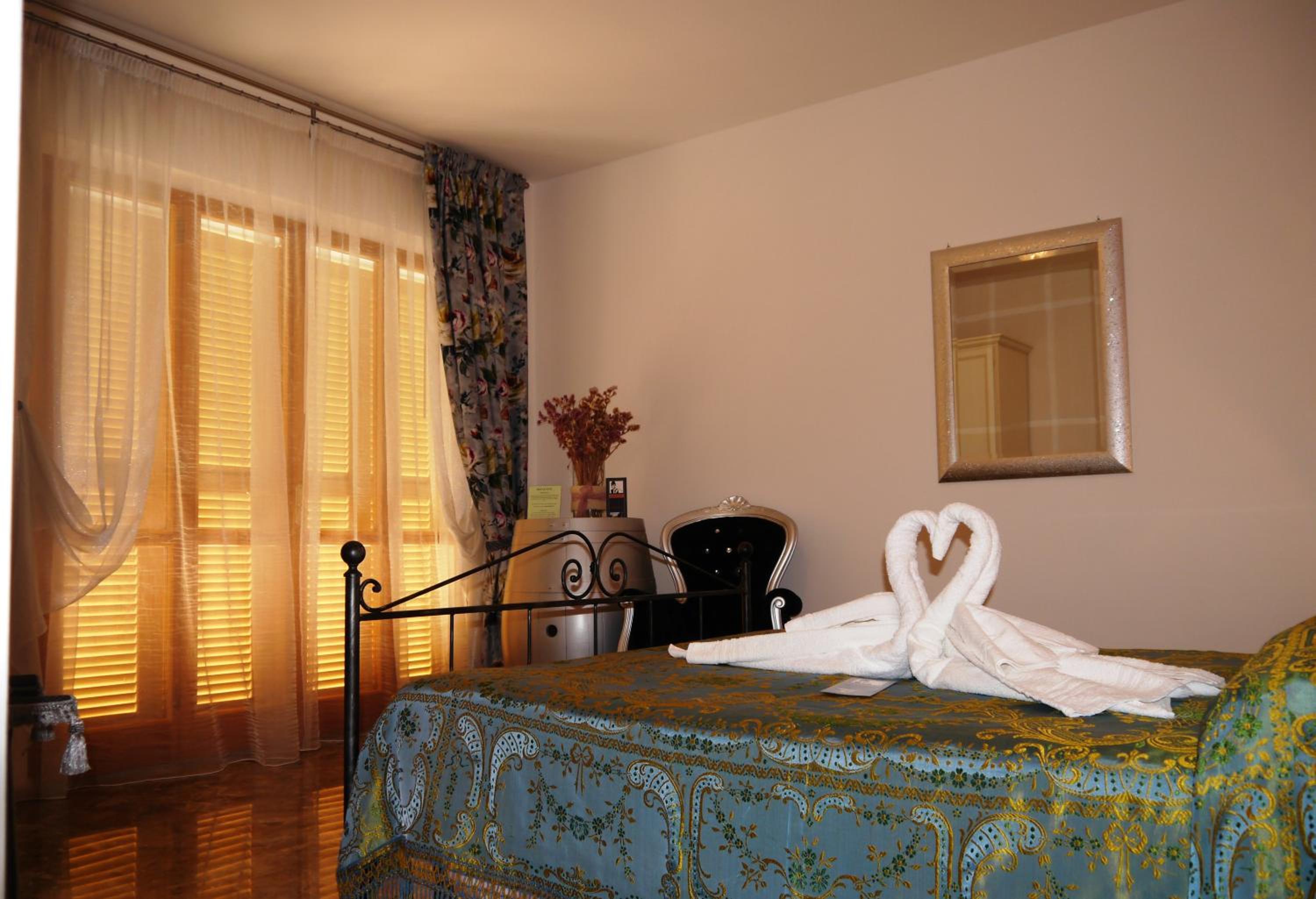 Double Room with Private Bathroom photo 2