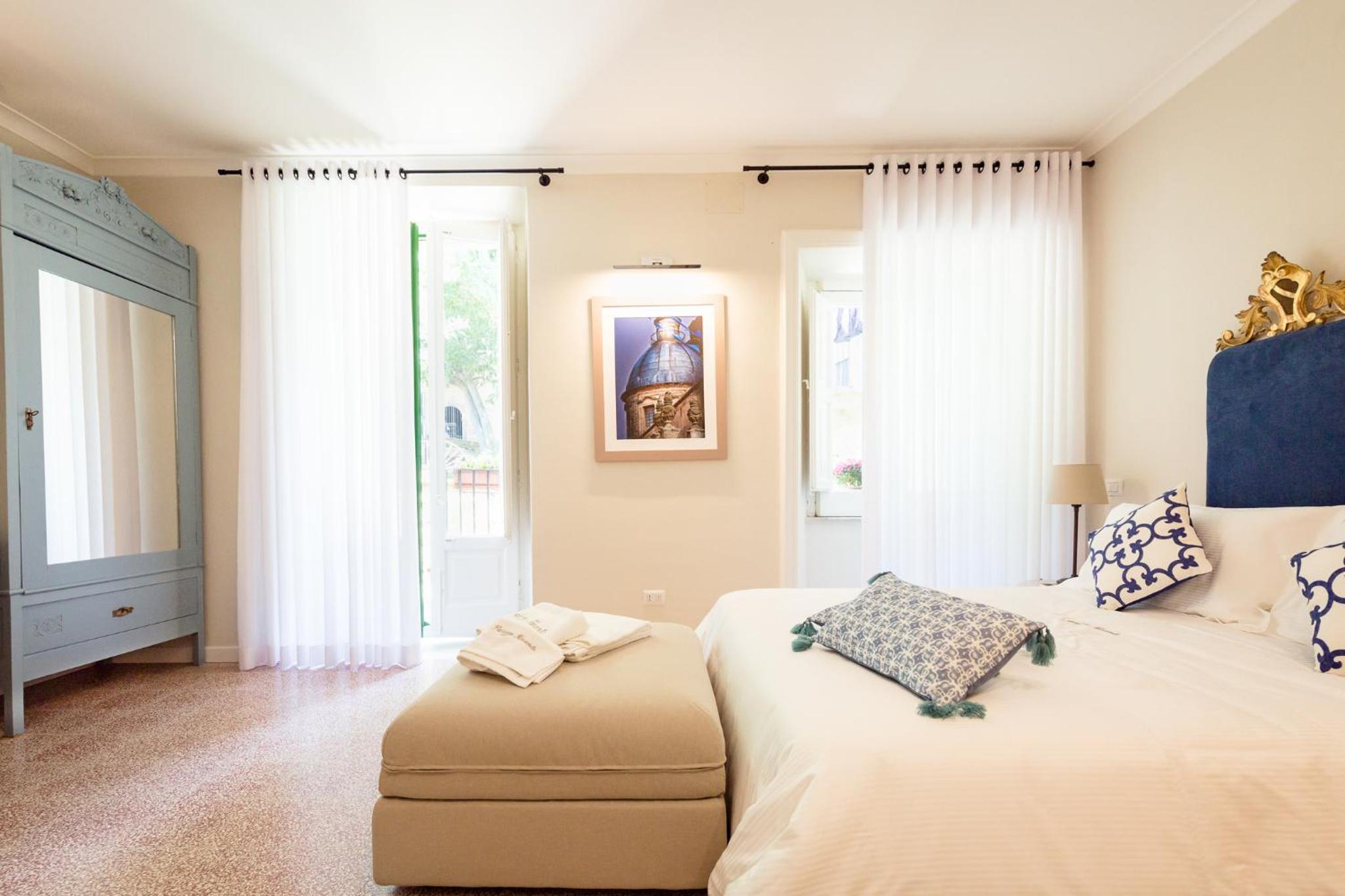Deluxe Double Room with Shower - Photo 1