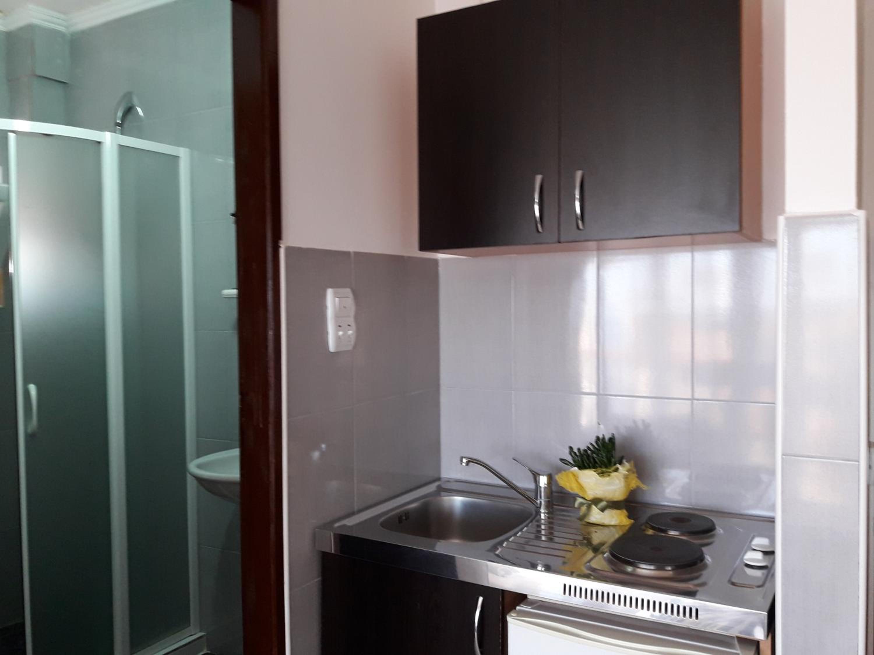 Studio Apartment - Photo 7
