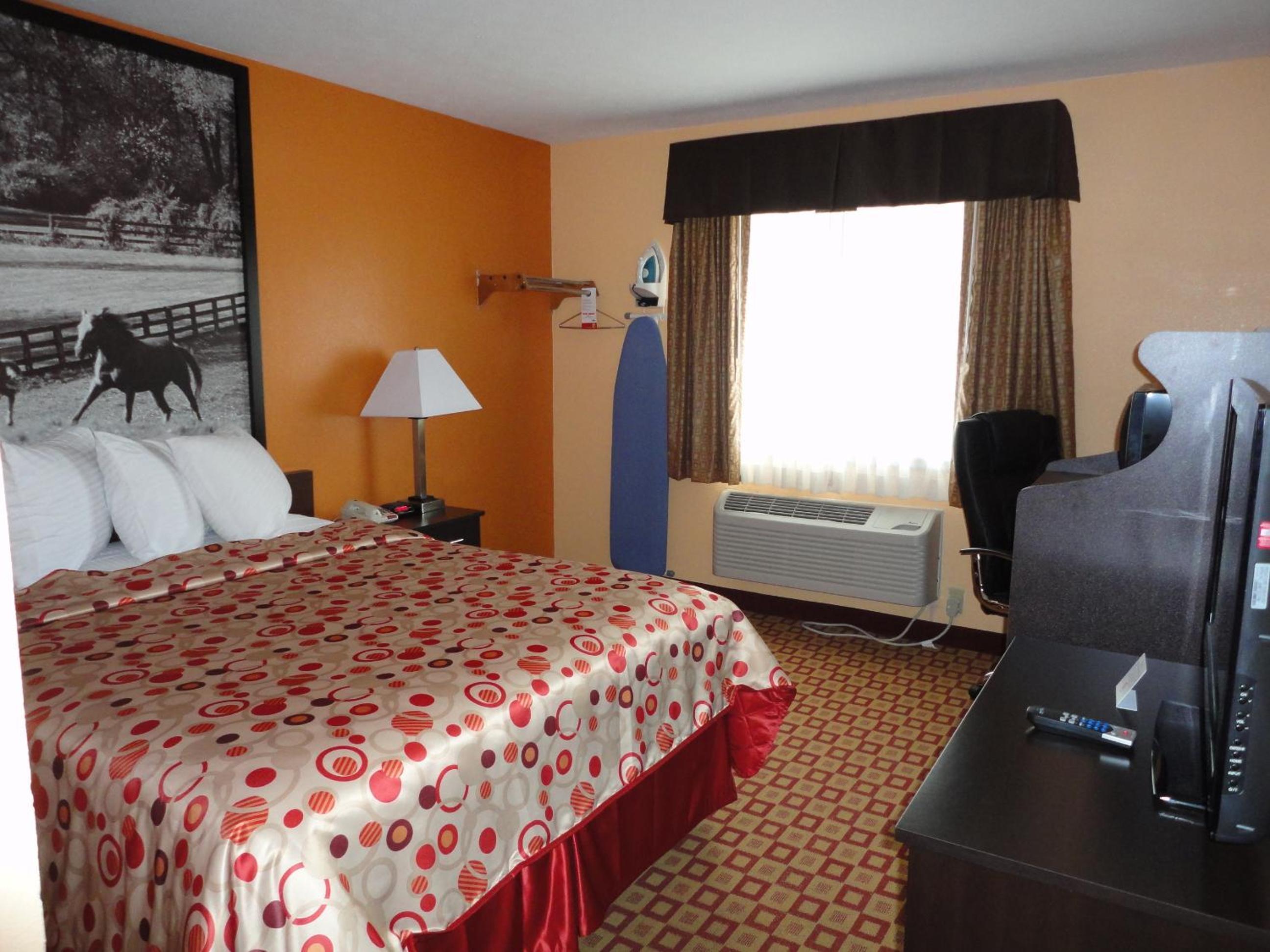 Queen Room - Non-Smoking - Photo 1