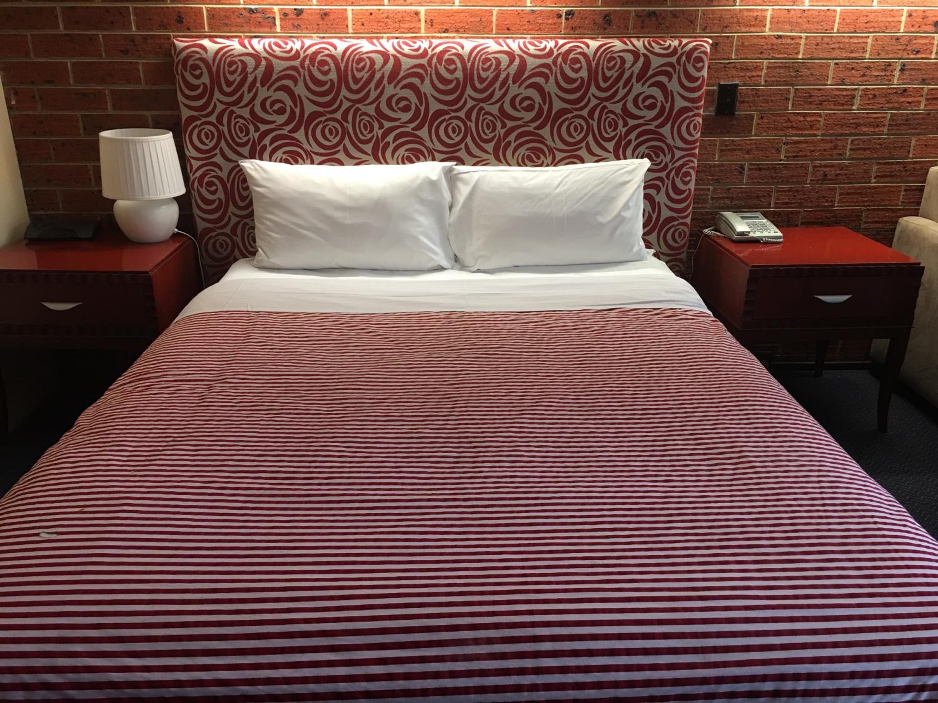 Standard Queen Room
