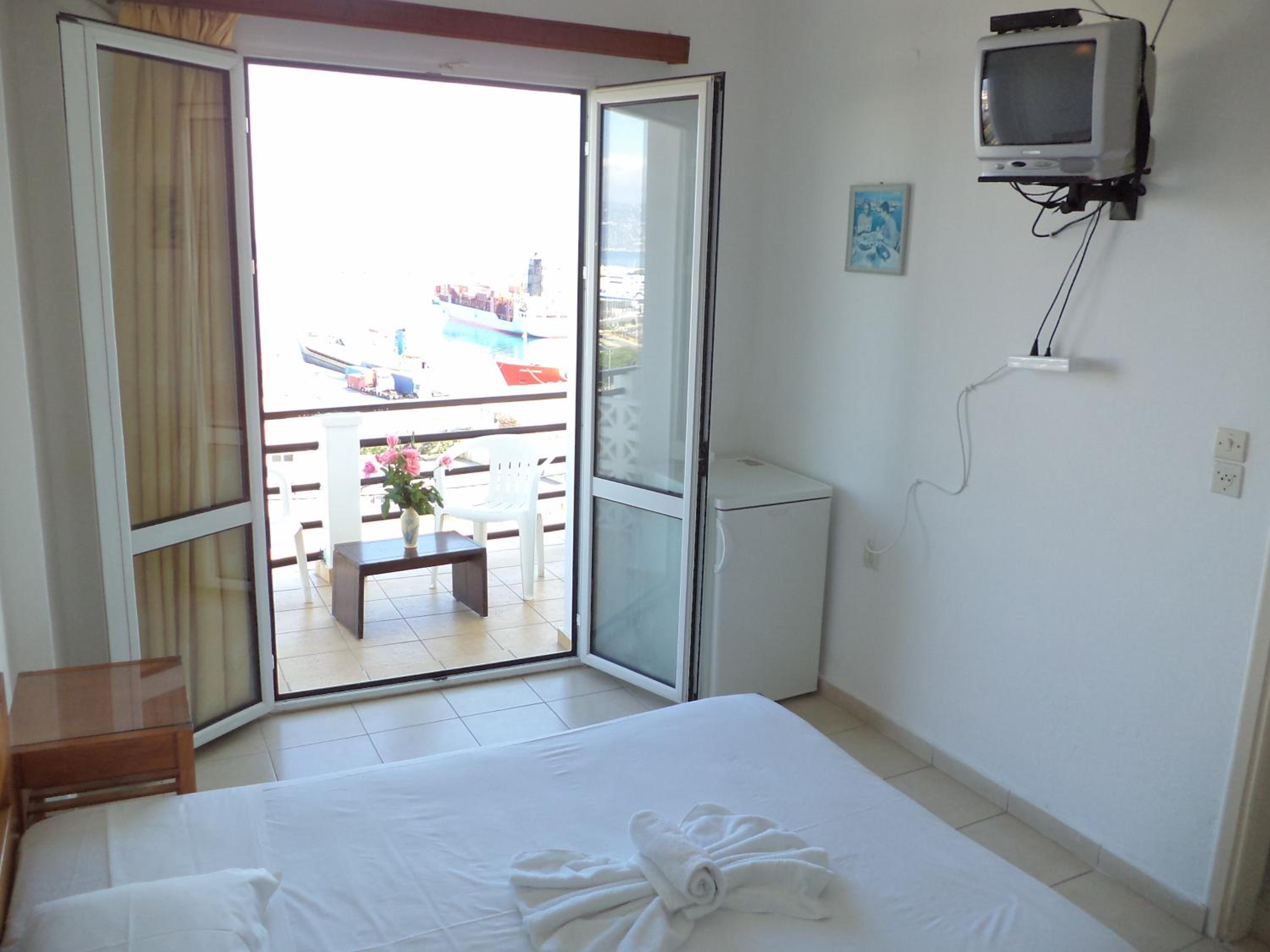 Double or Twin Room - Photo 11