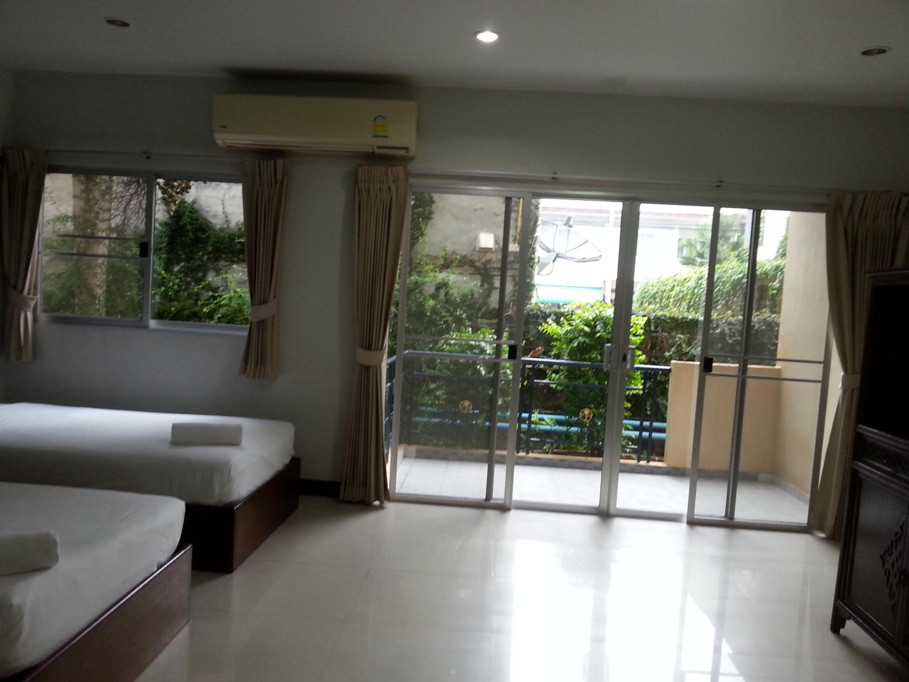 Standard Twin Room photo 3