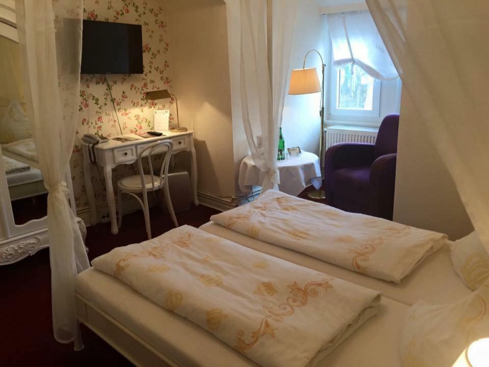 Small Double Room - Photo 6