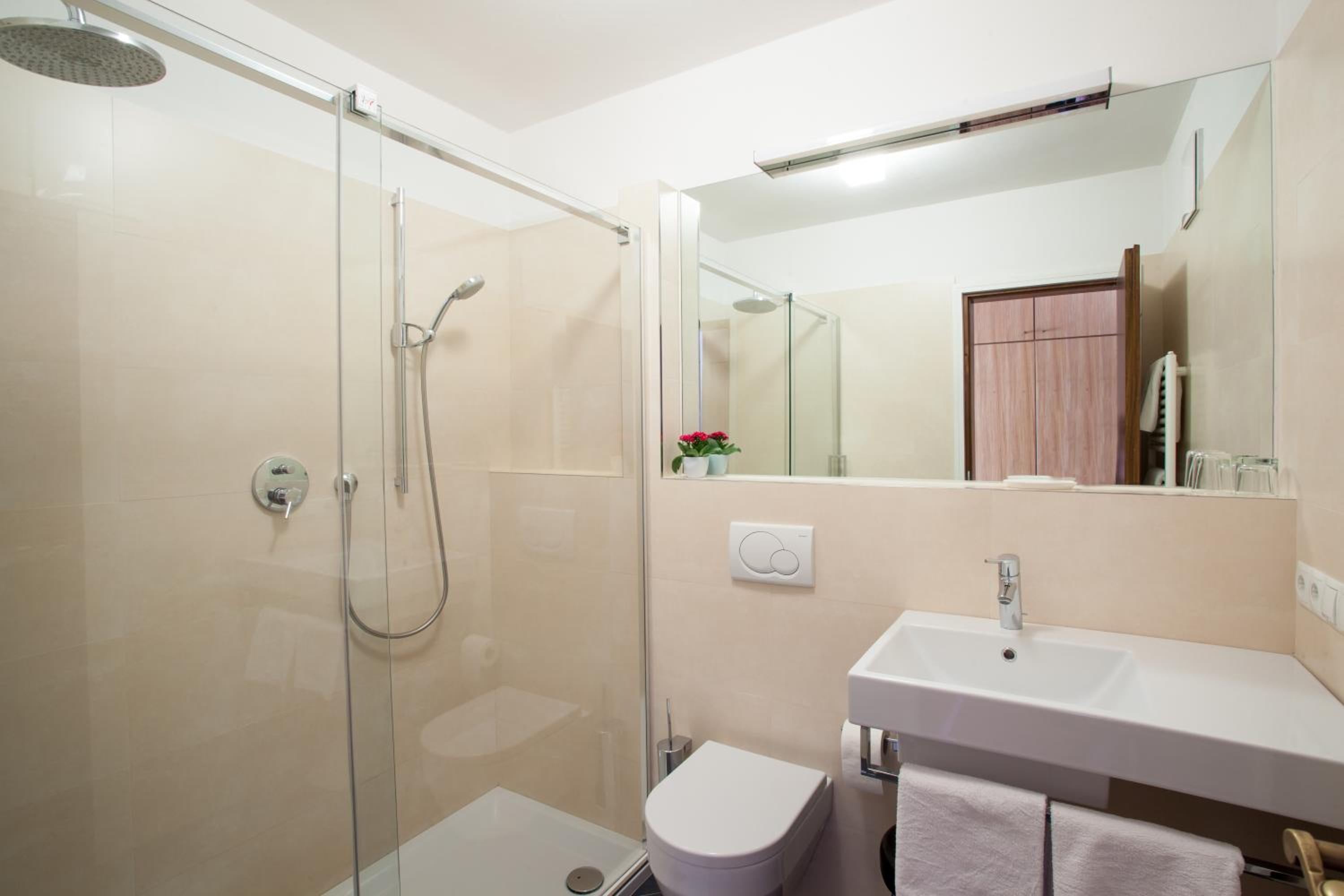Classic Double Room with Balcony photo 3