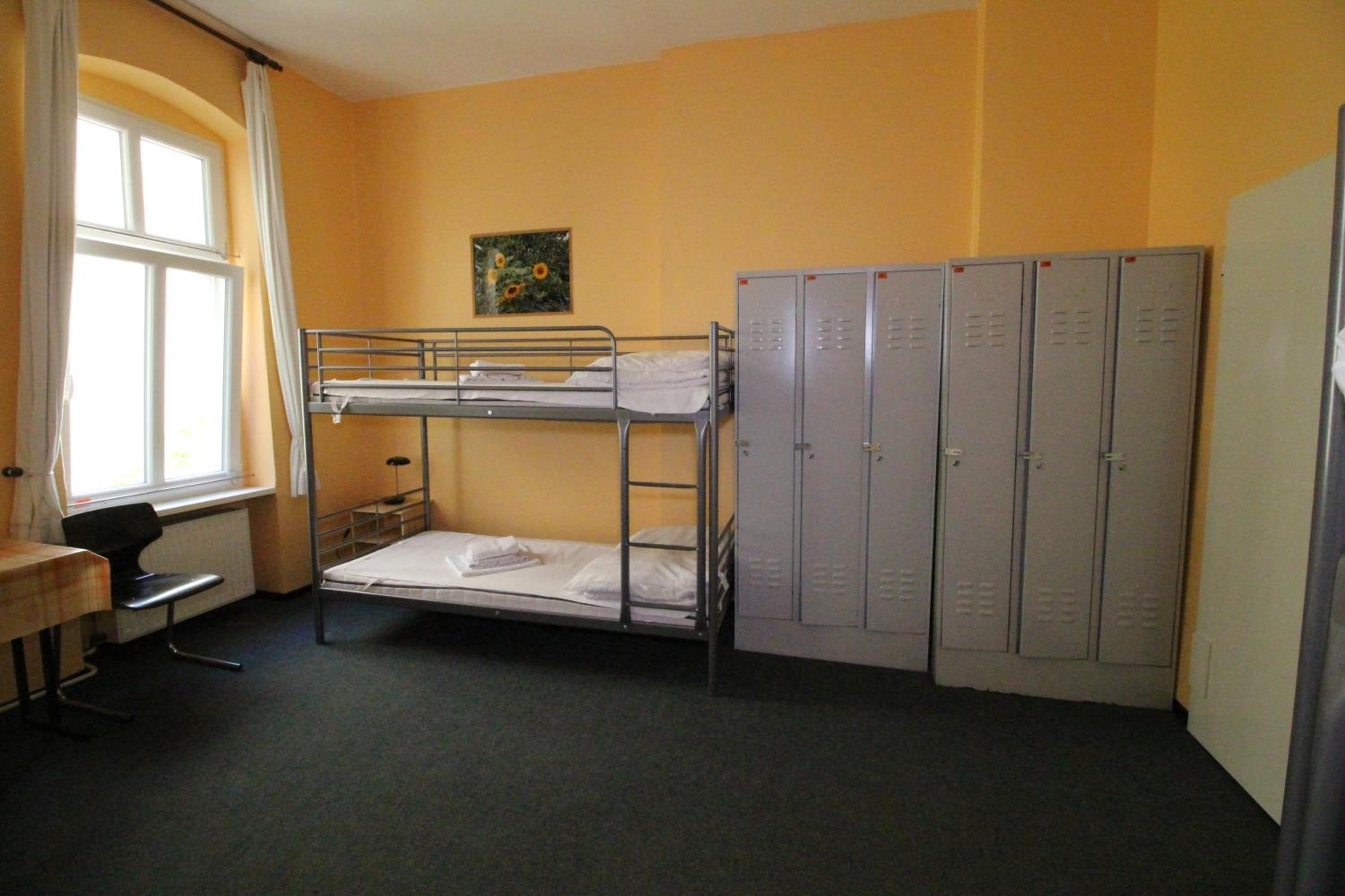 Single Bed in 6-Bed Dormitory Room photo 2