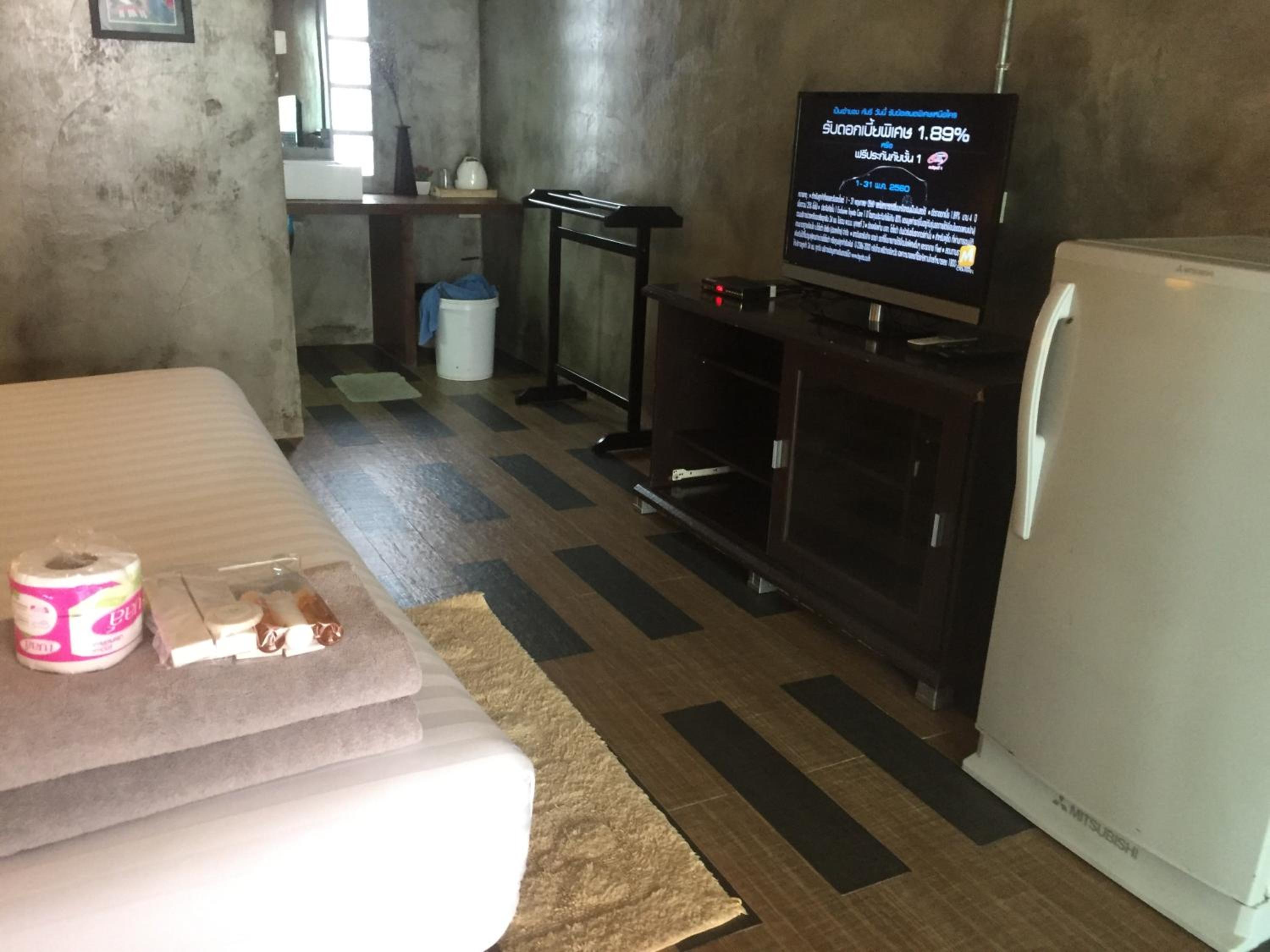 Standard Double Room - Photo 10