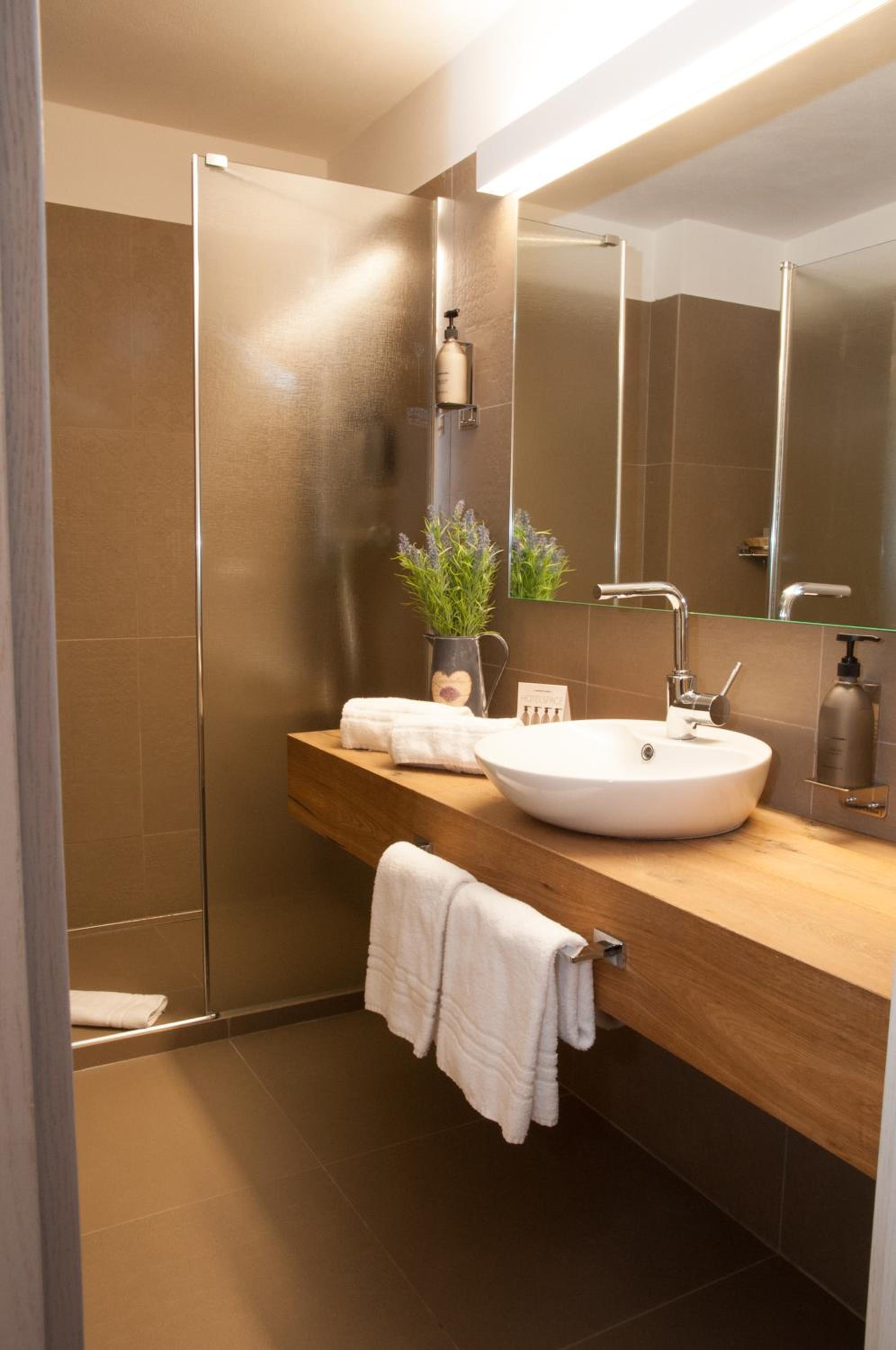 Junior Suite (4 Adults) - Photo 6