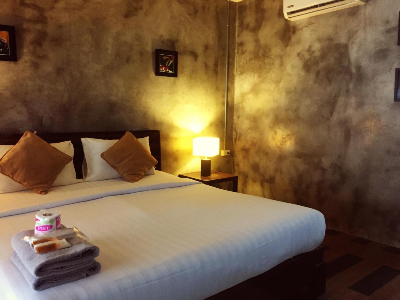 Standard Double Room - Photo 7