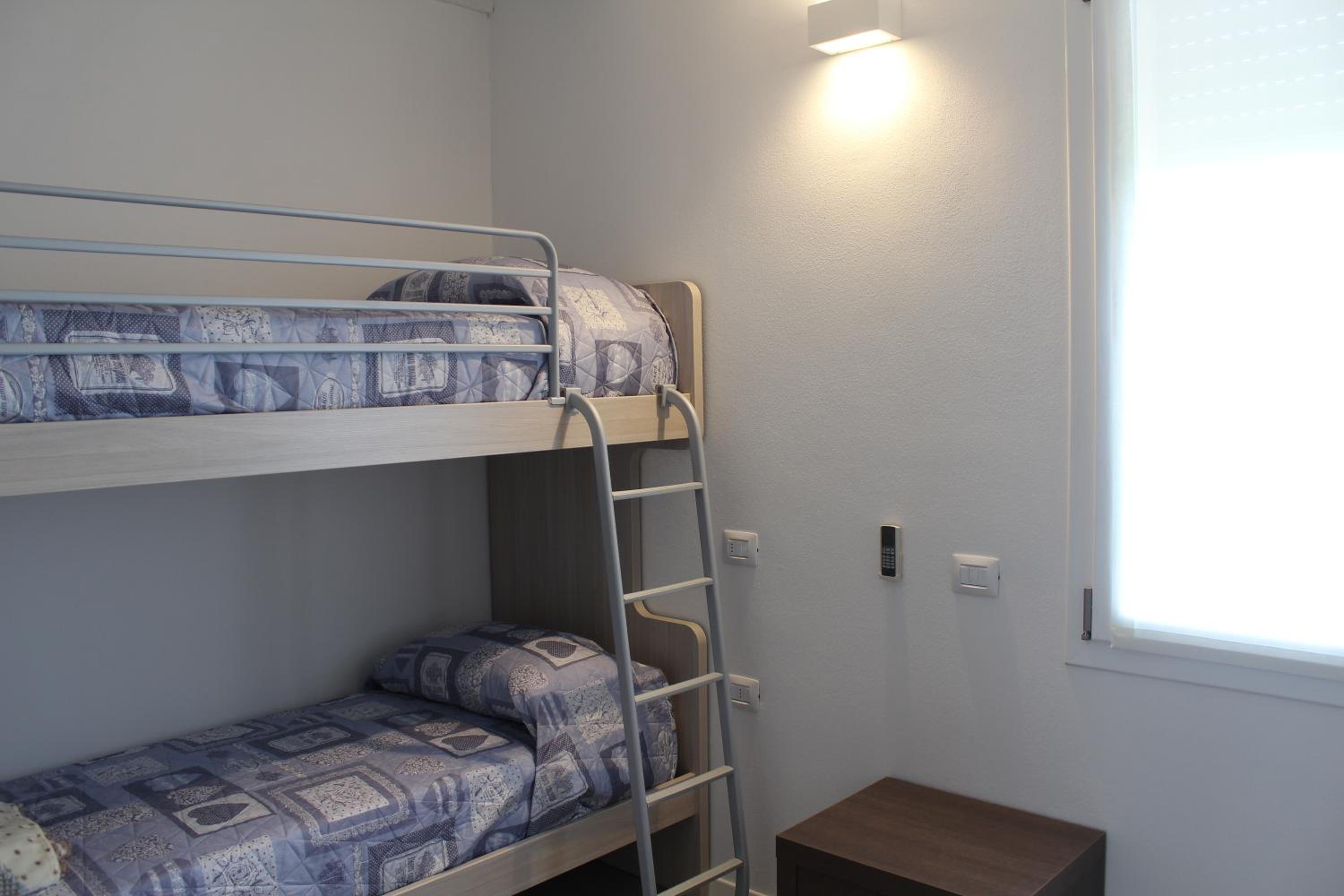 Deluxe Two-Bedroom Apartment photo 3