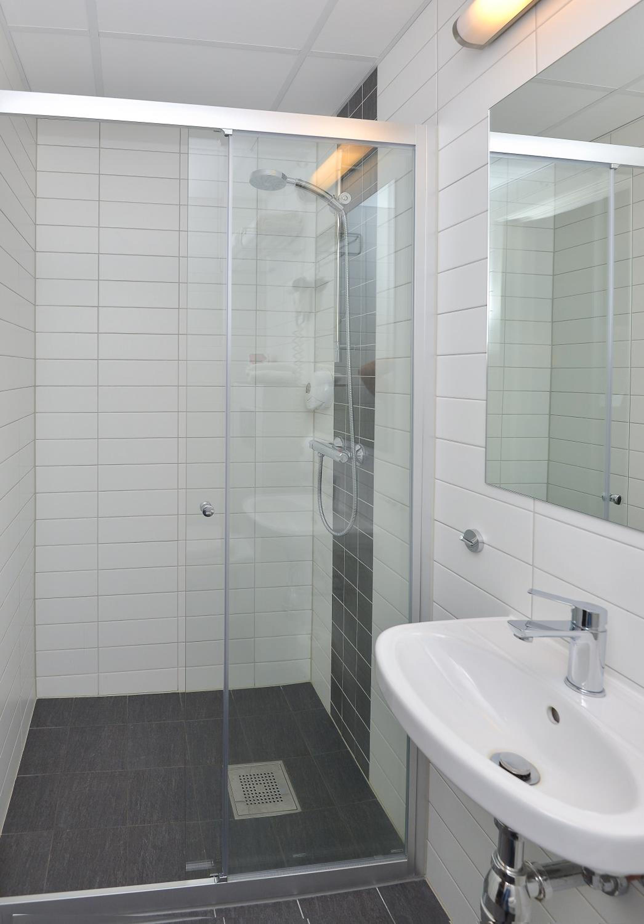 Family Room - Photo 10
