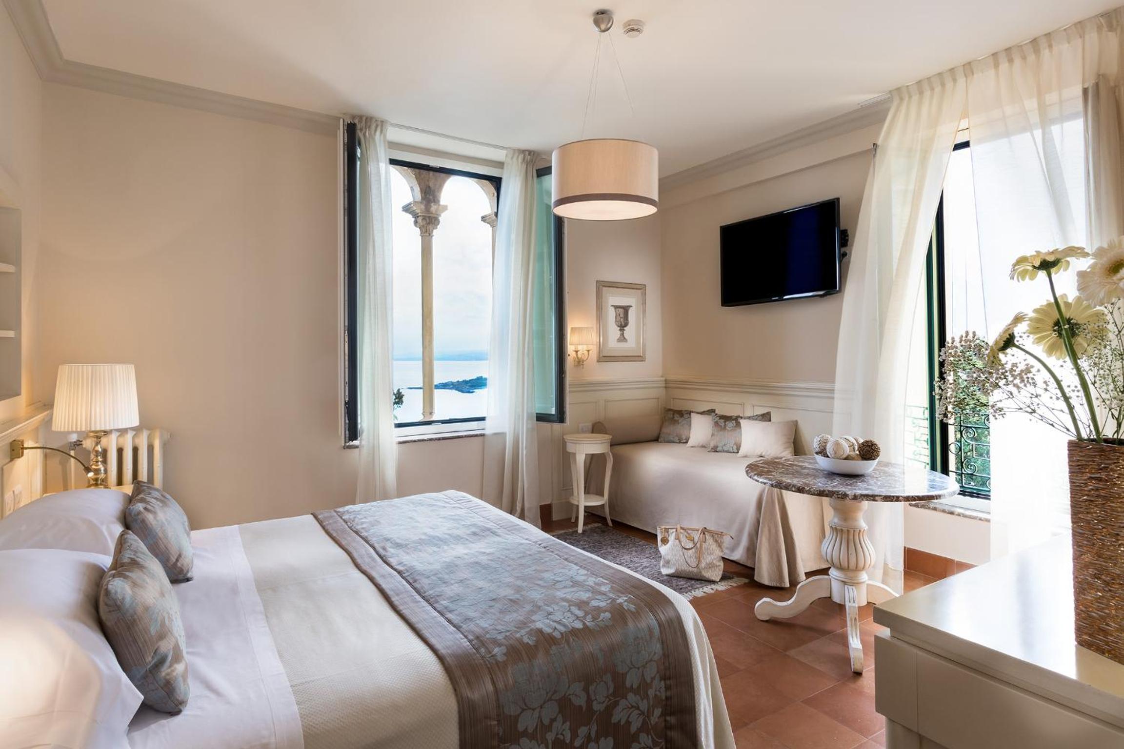 Double or Twin Room with Sea View - Photo 2