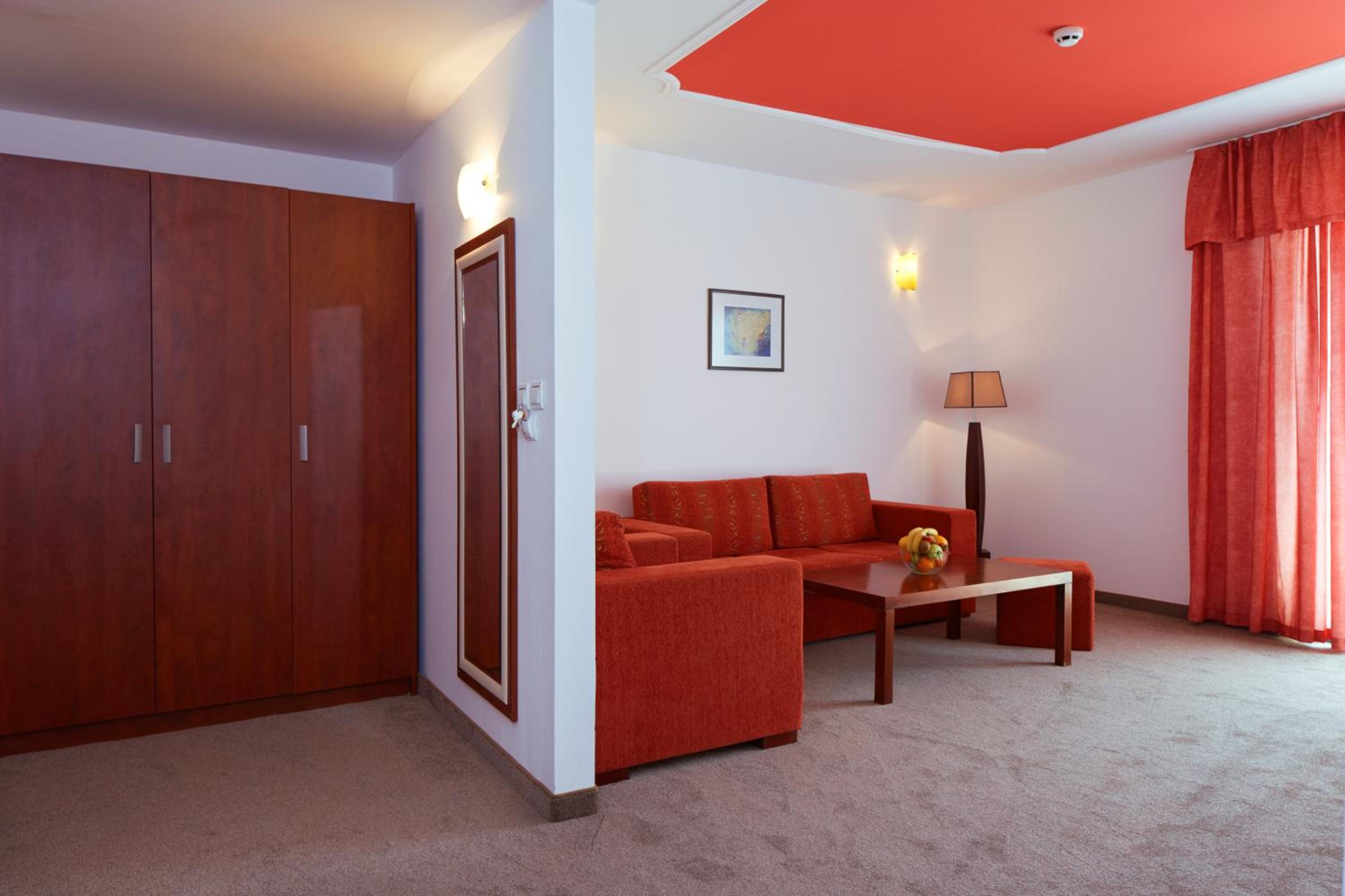 Apartment with Balcony (2 Adults + 2 Children) photo 1