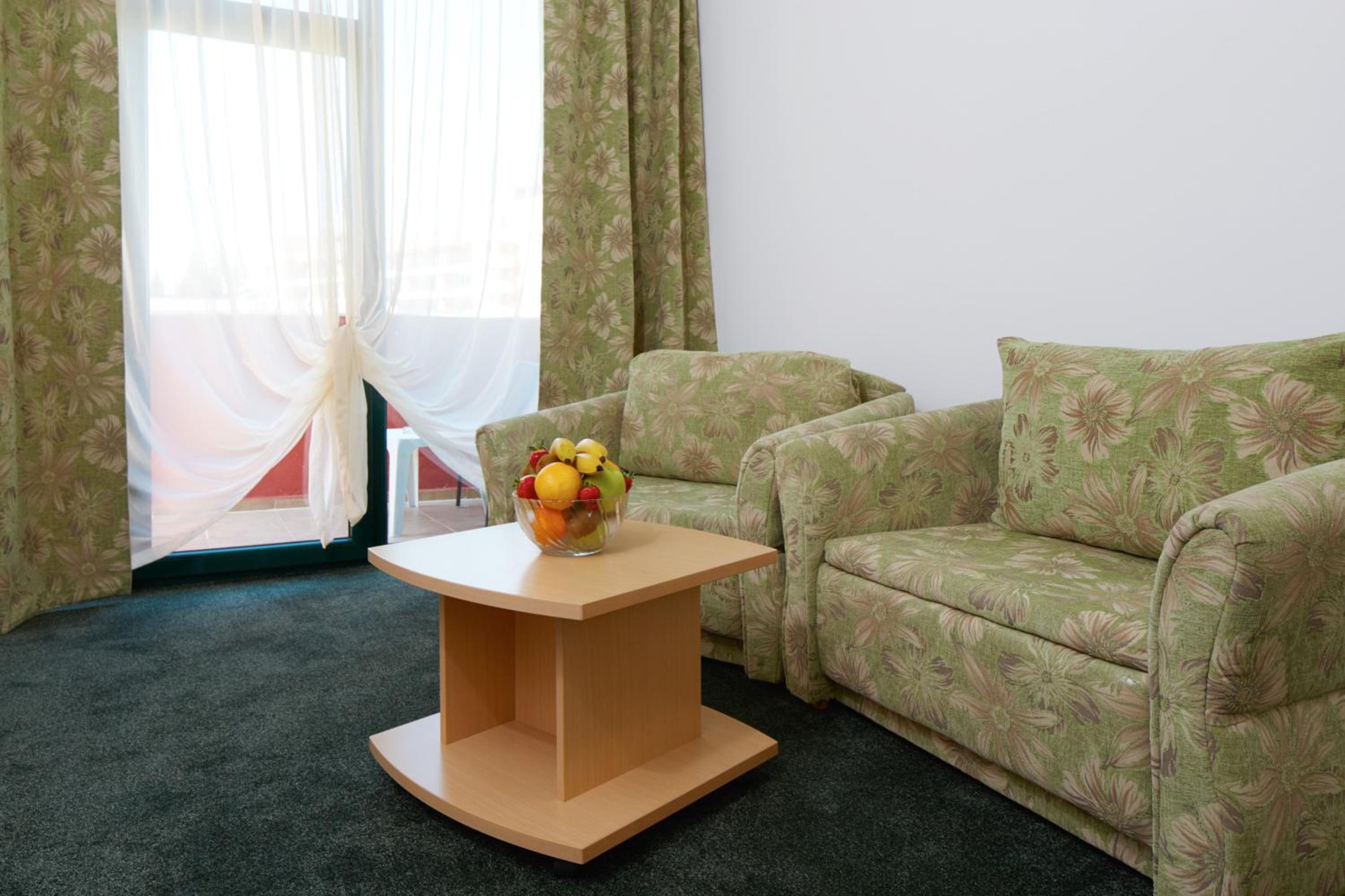 Family Room with Balcony (2 Adults + 2 Children) - Photo 1
