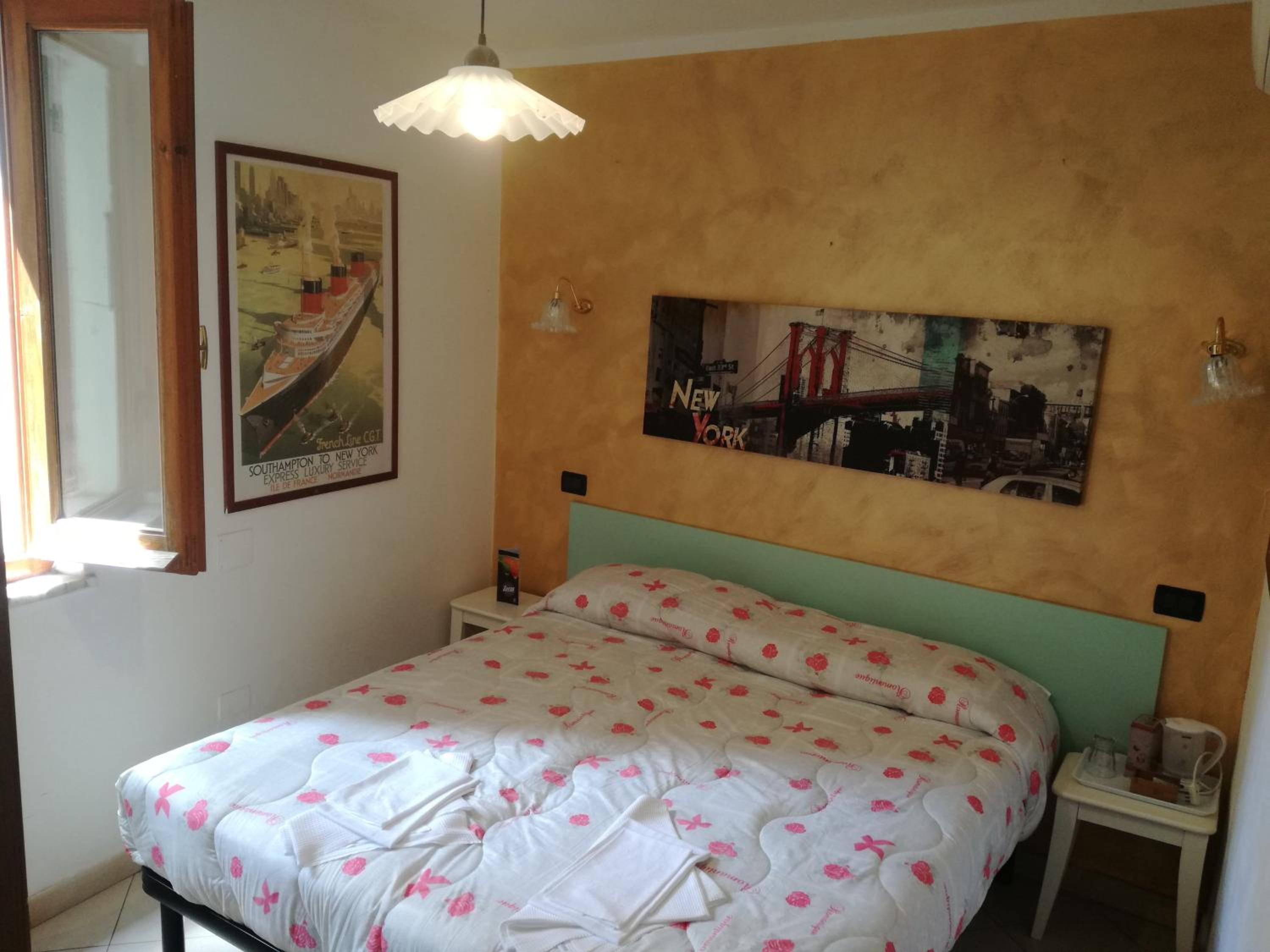 Basic Double Room - Photo 10