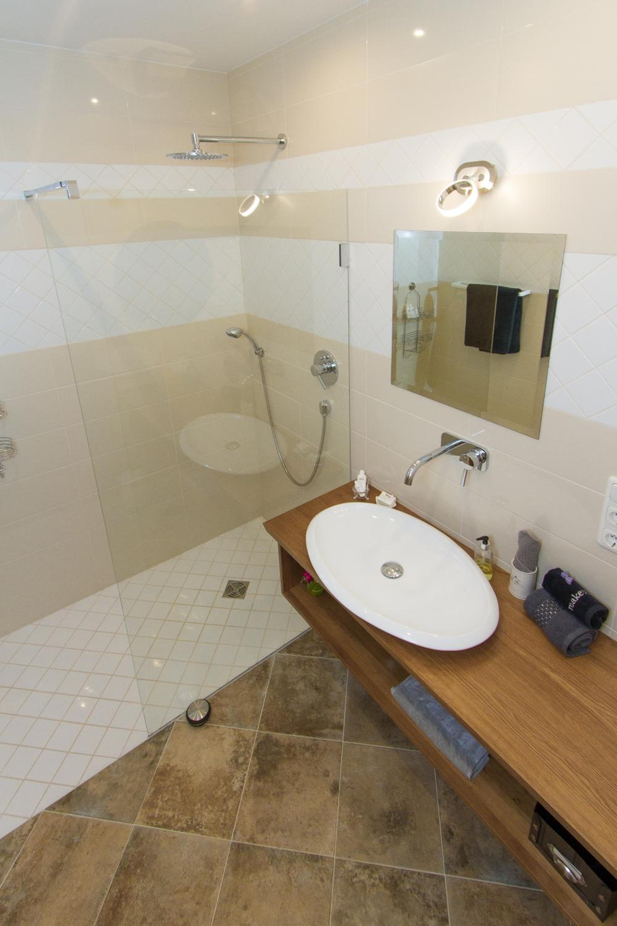 Small Double Room - Attic photo 2