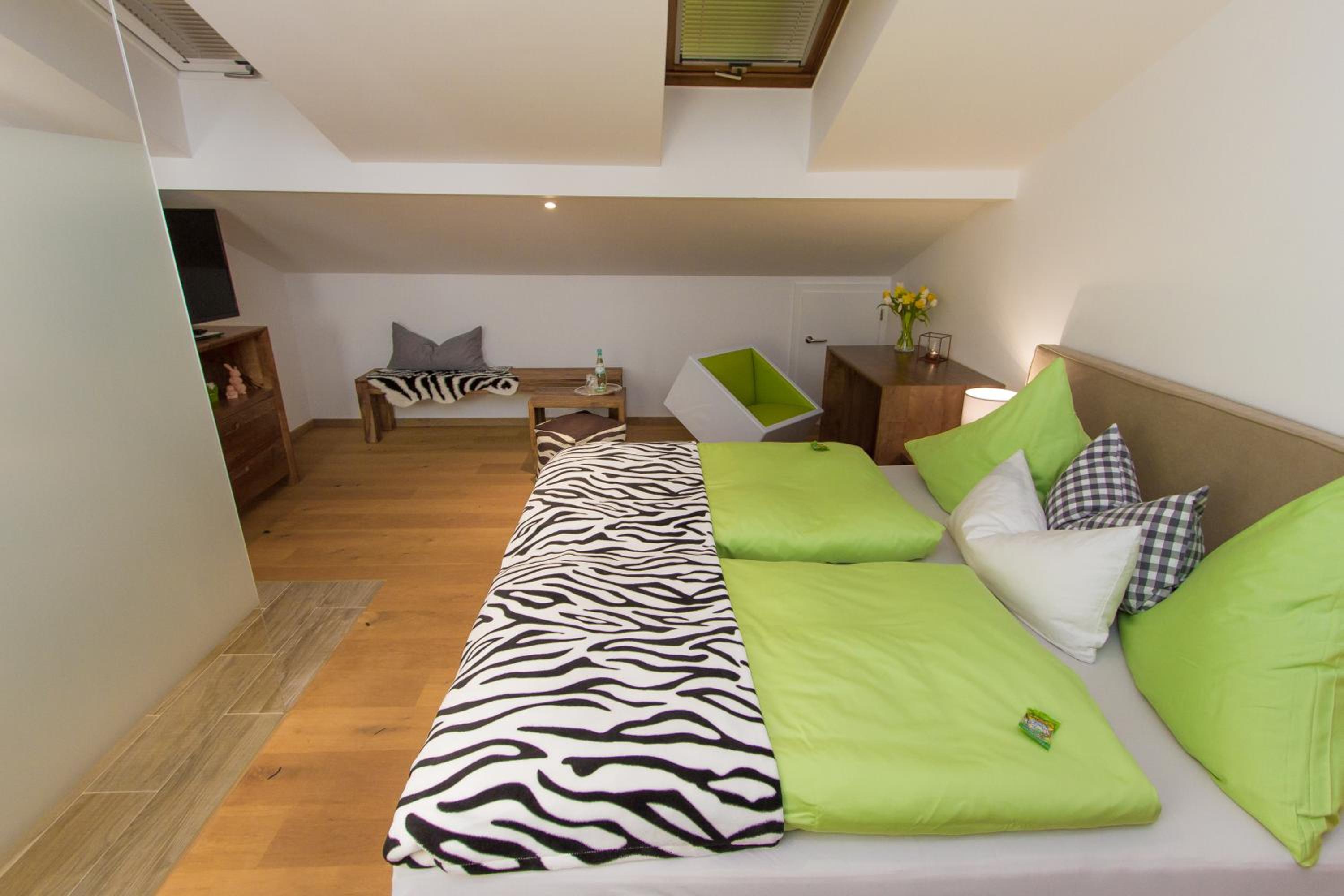 Double Room with Open Bathroom photo 1