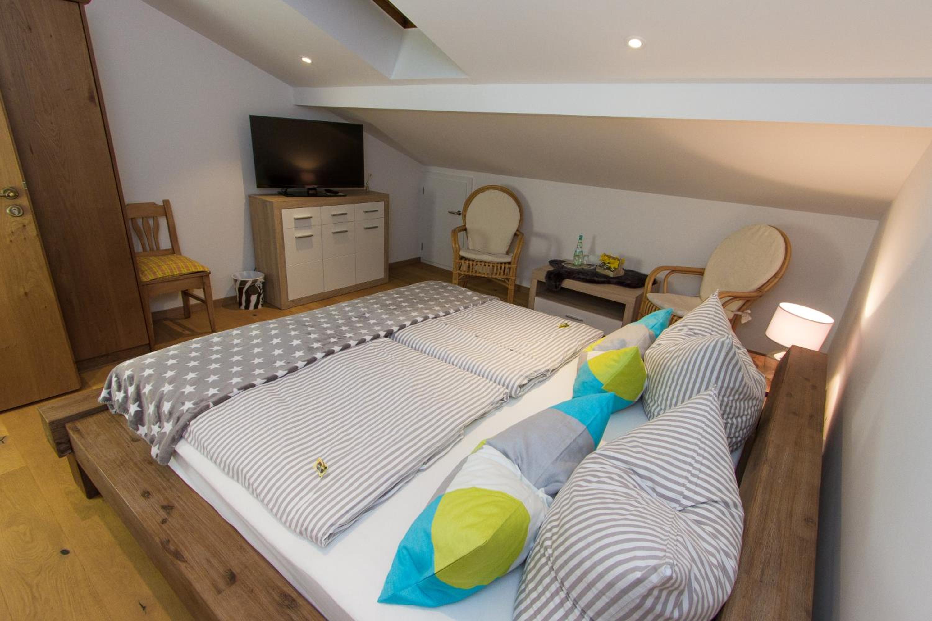Double Room with Private External Bathroom - Attic photo 1