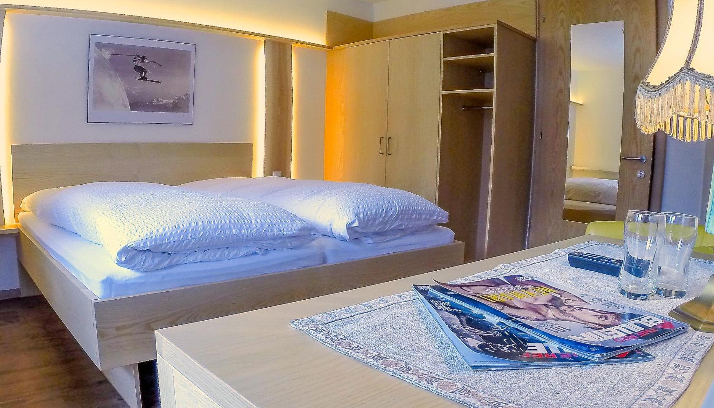 Double Room with Balcony - Photo 7