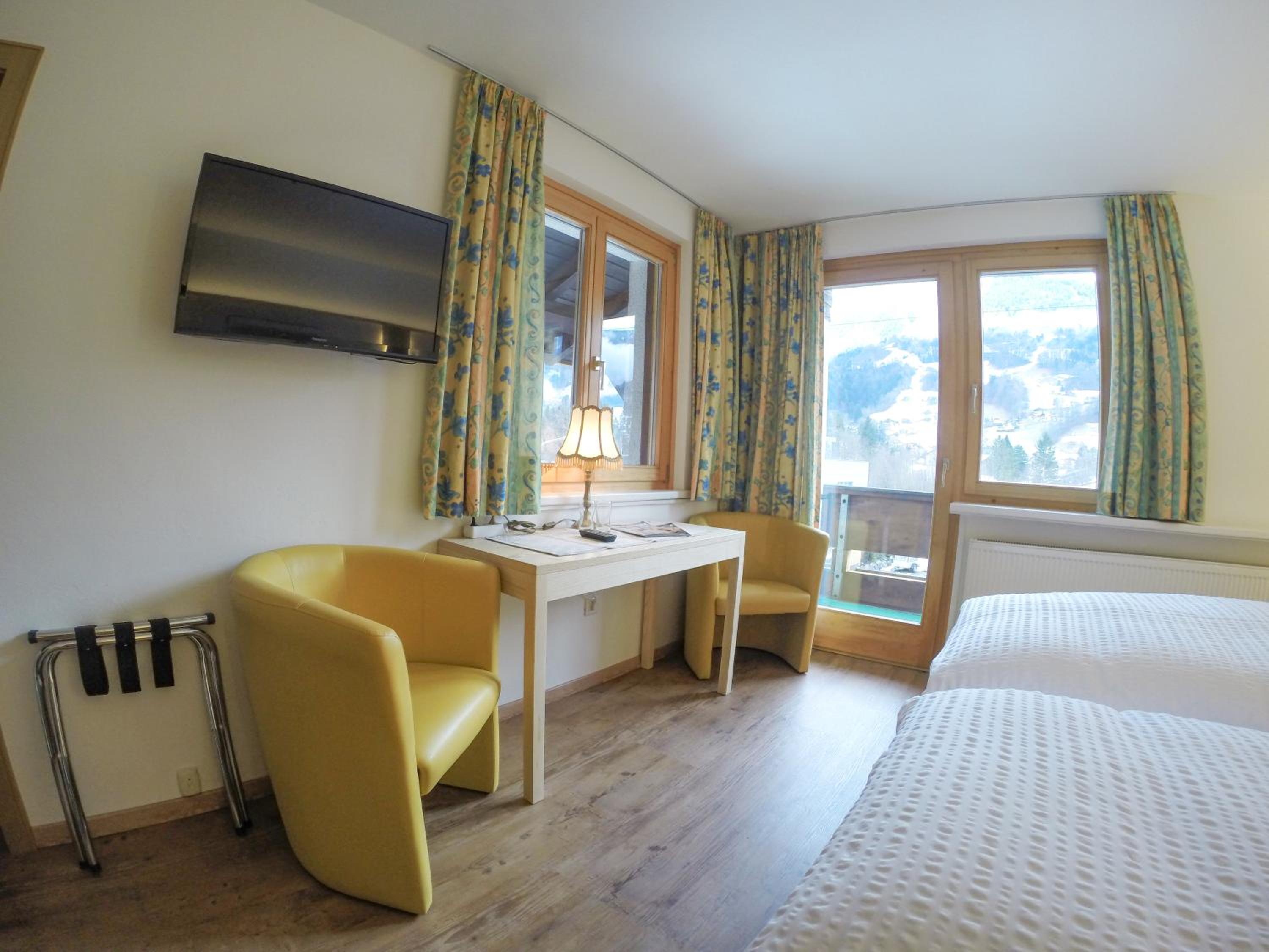 Double Room with Balcony - Photo 1