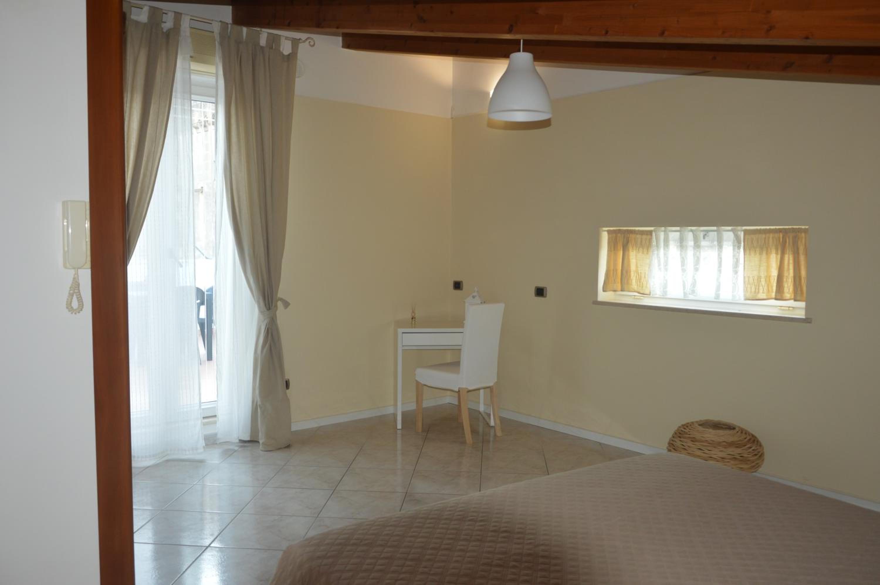 Junior Suite with Terrace - Photo 12