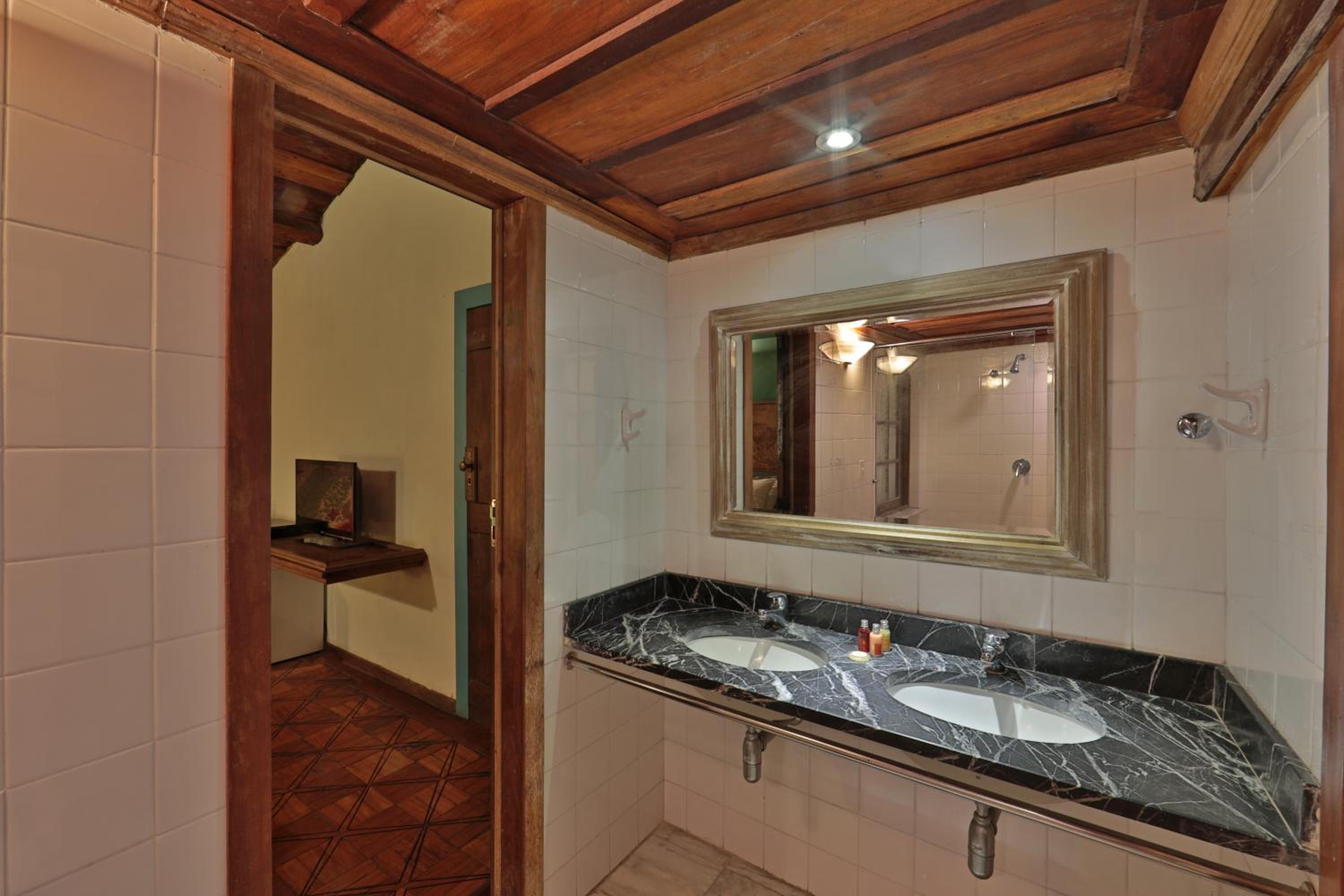 Luxury Triple Room photo 2