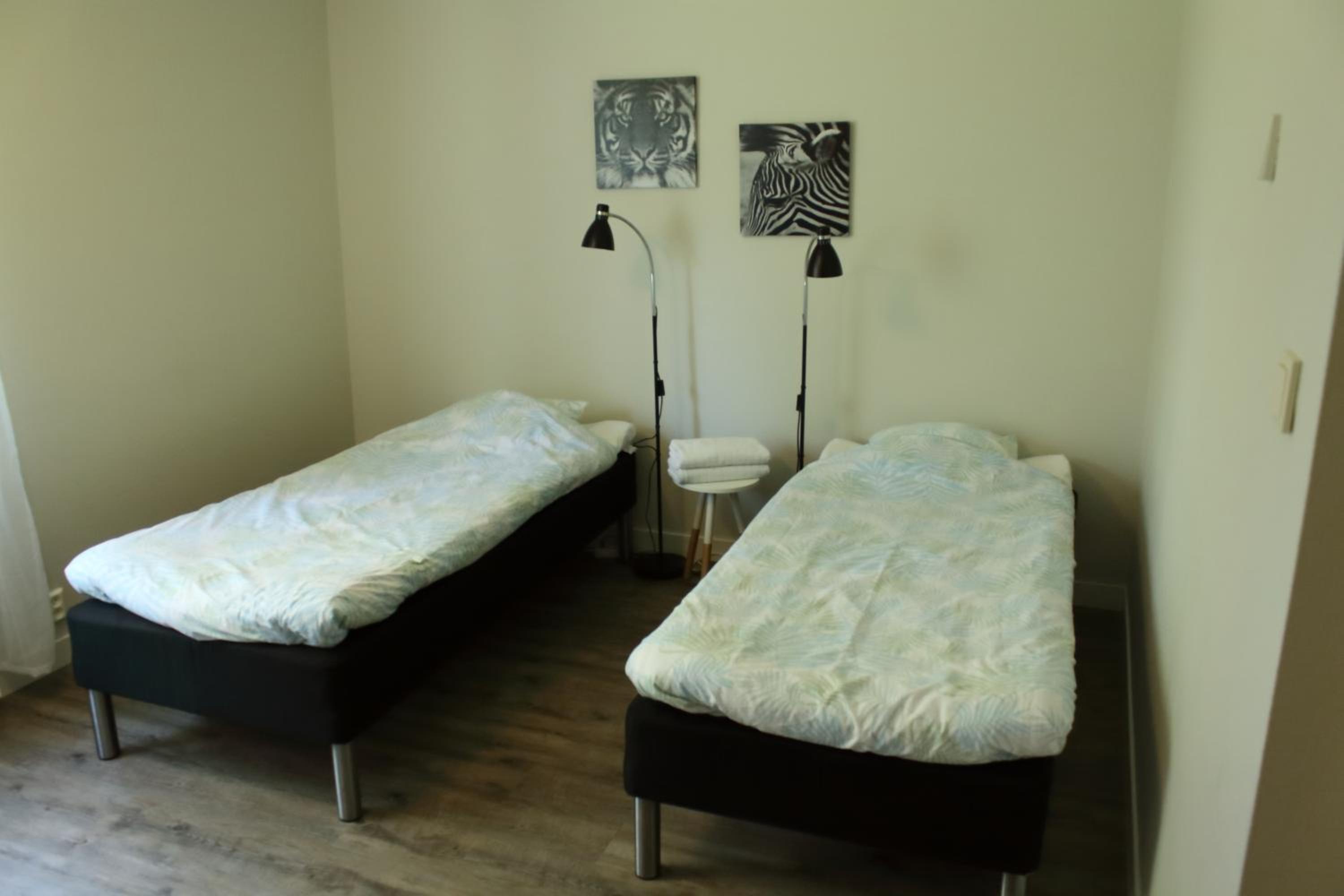 Twin Room with Shared Bathroom photo 3