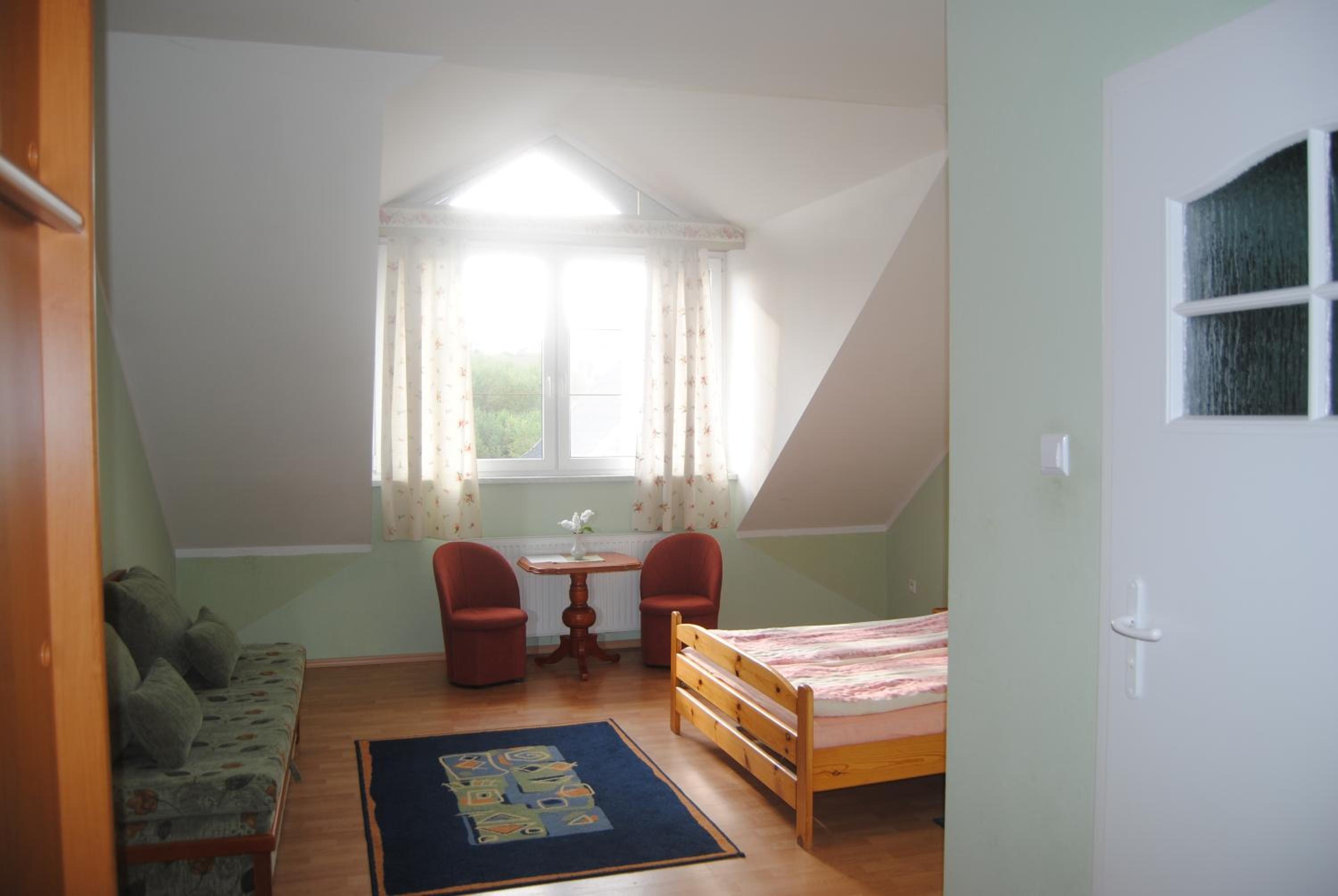 Quadruple Room with Private Bathroom photo 3
