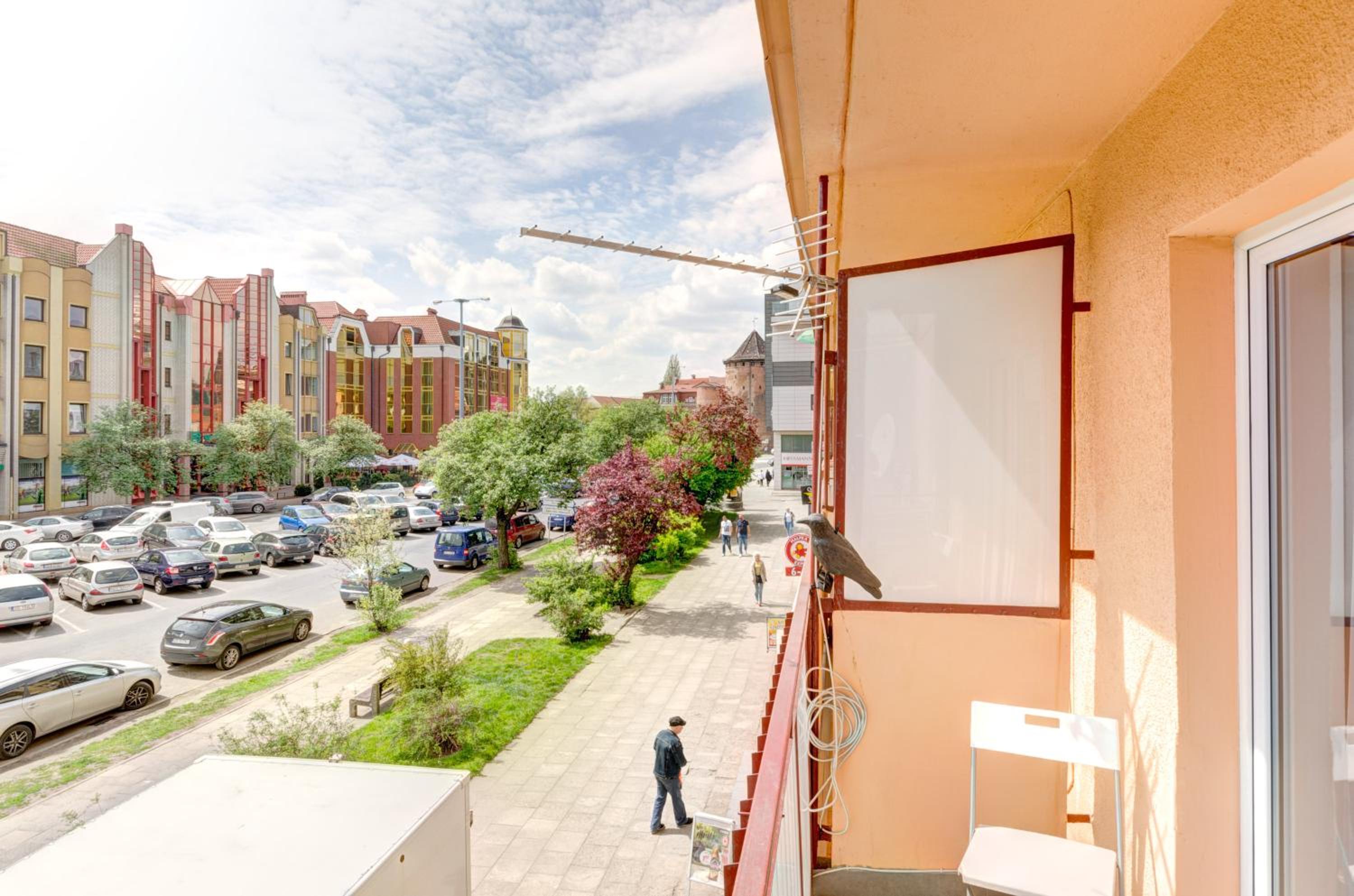 Apartment with Balcony - Photo 8