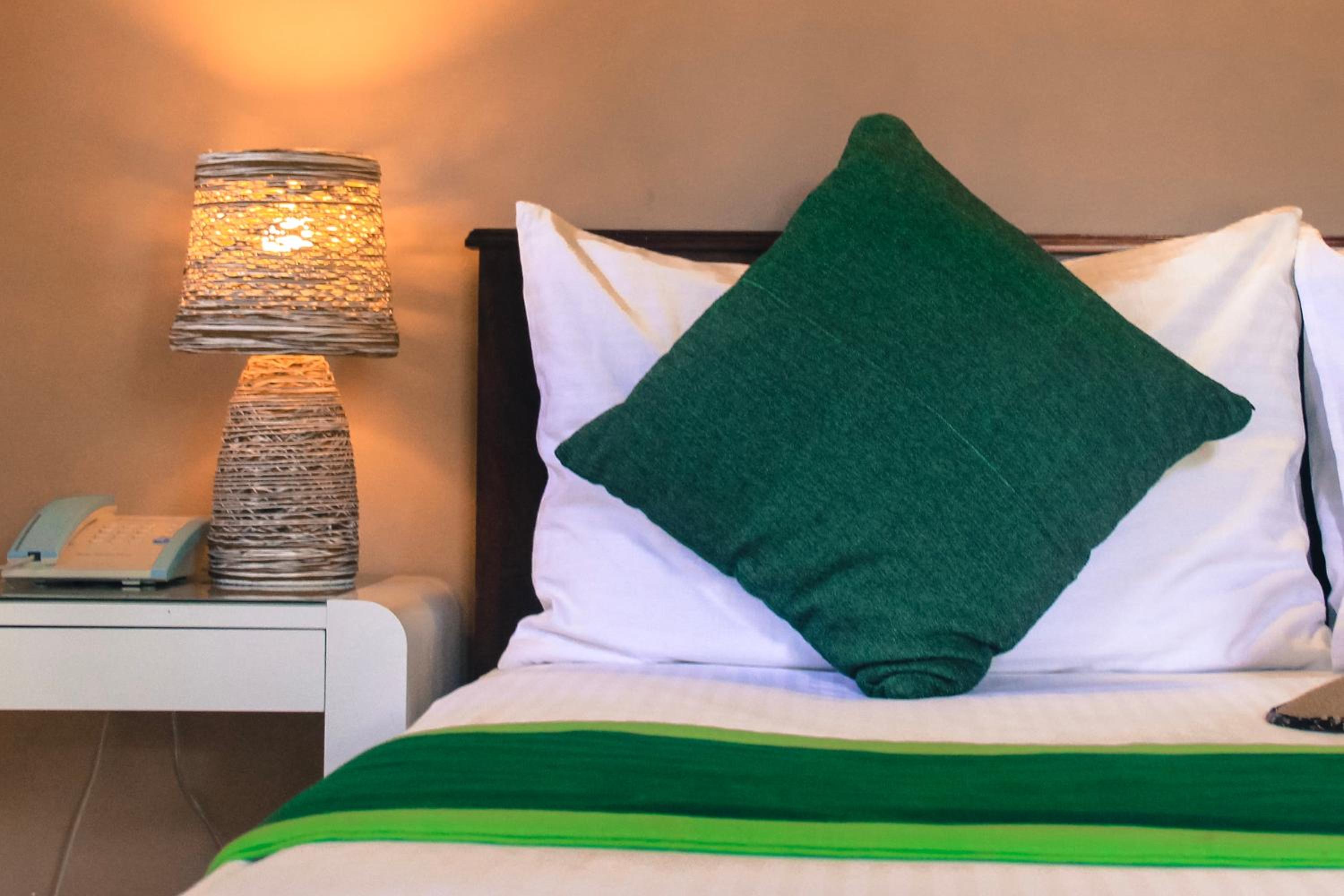 Deluxe Double Room with Complimentary One-Way Airport Transfer (Pickup OR Drop)