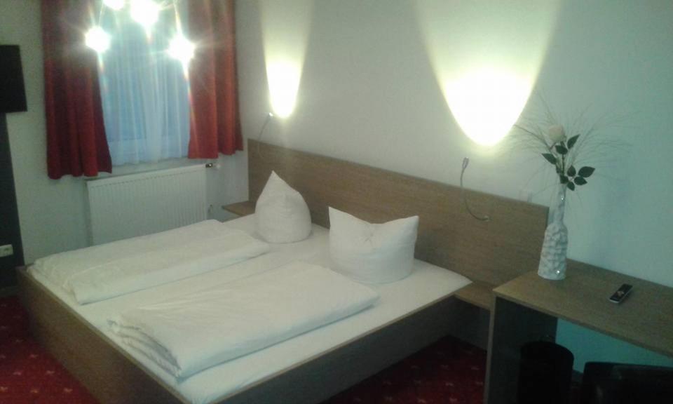 Deluxe Double Room - Photo 13