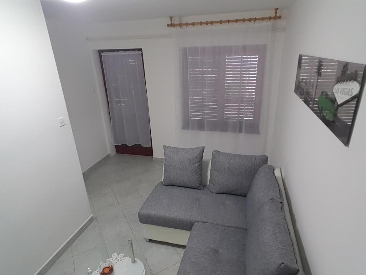One-Bedroom Apartment - Photo 9