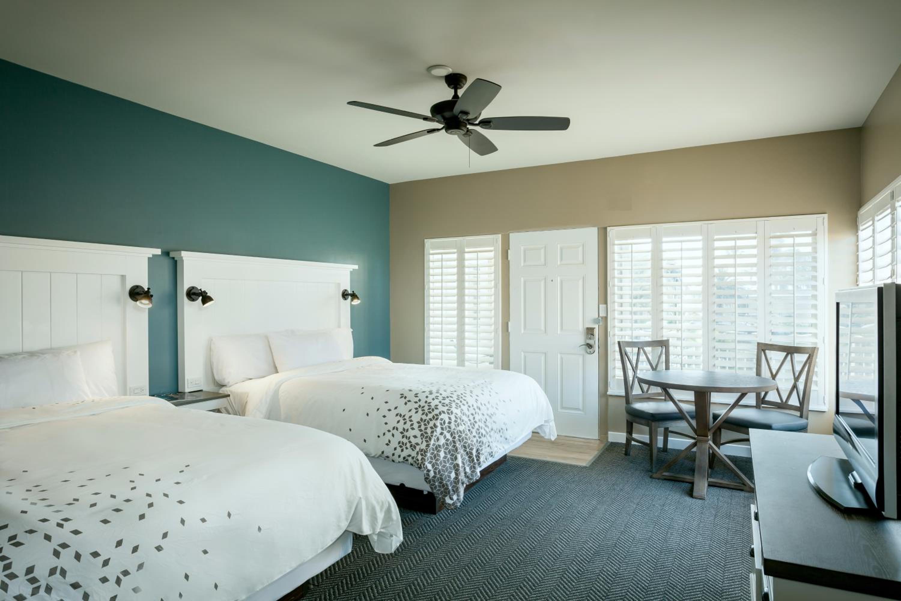 Deluxe Room with Two Queen Beds - Photo 1