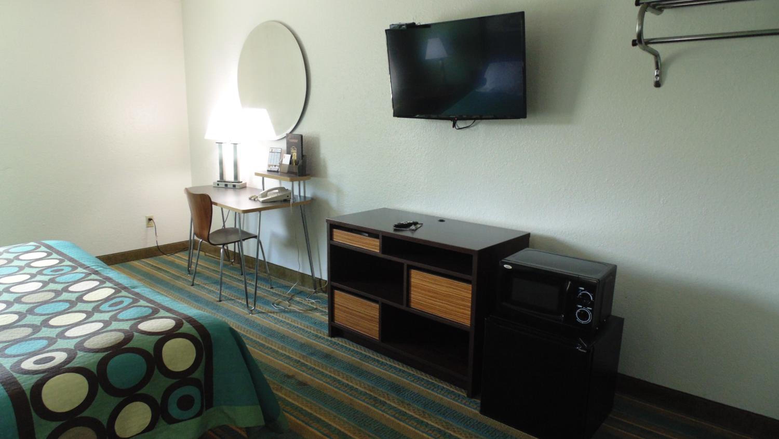 King Room - Non-Smoking - Photo 1