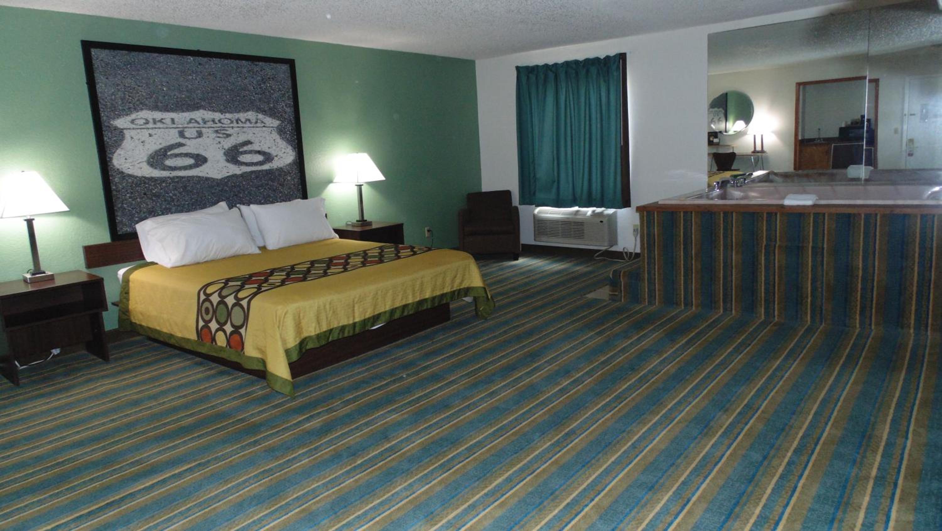 King Suite - Non-Smoking - Photo 4