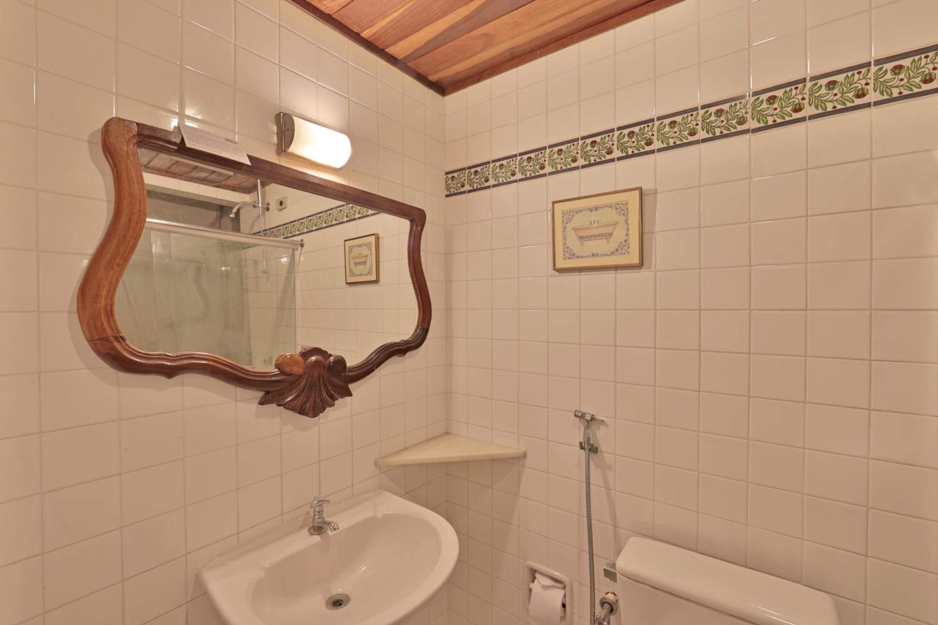 Standard Double or Twin Room photo 3