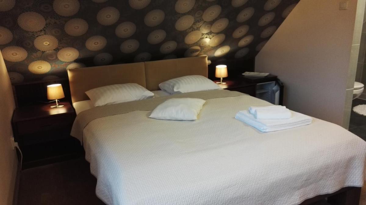 Double Room with Private Bathroom photo 3