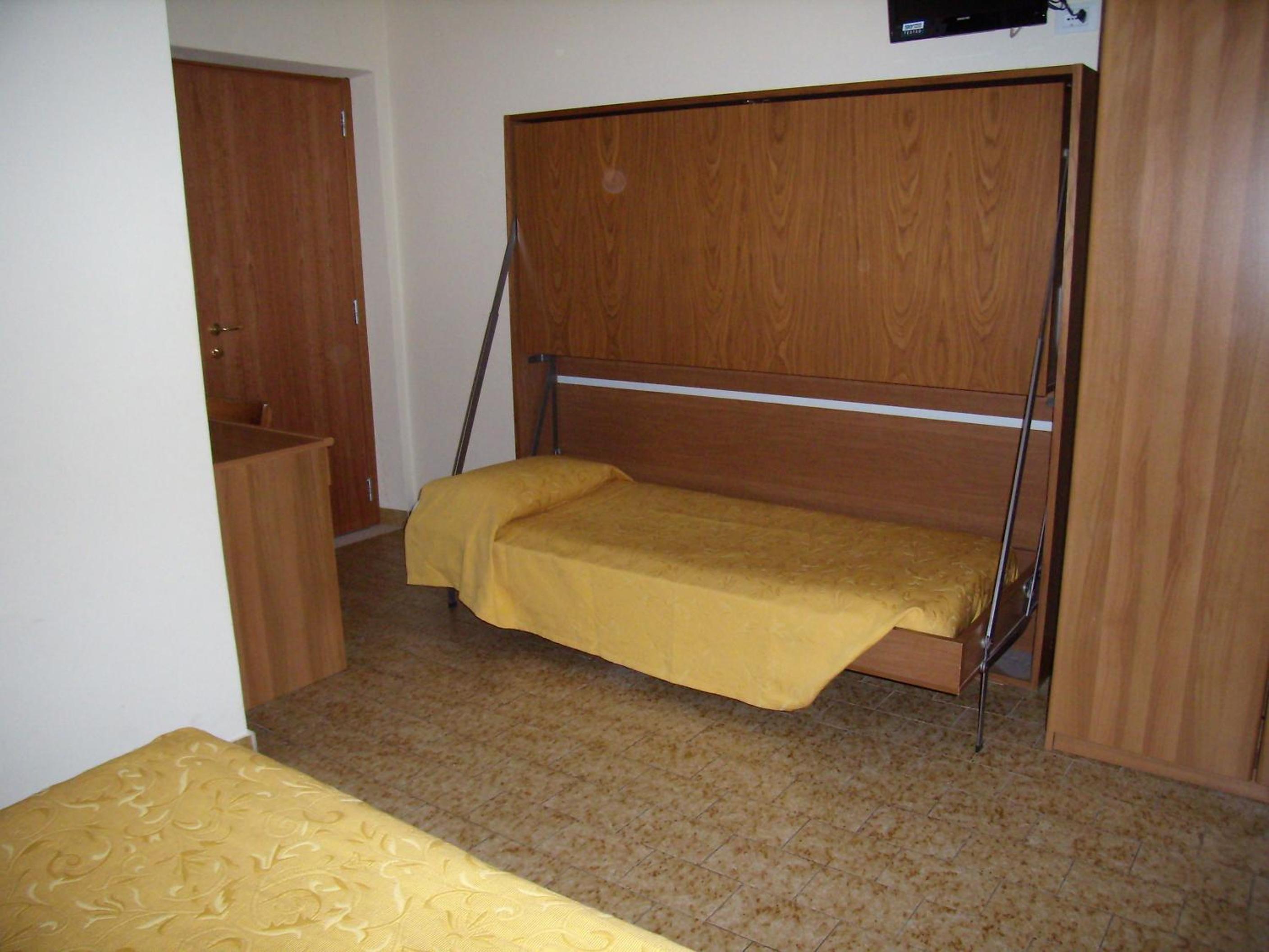Double Room with Extra Bed (4 adults) photo 3