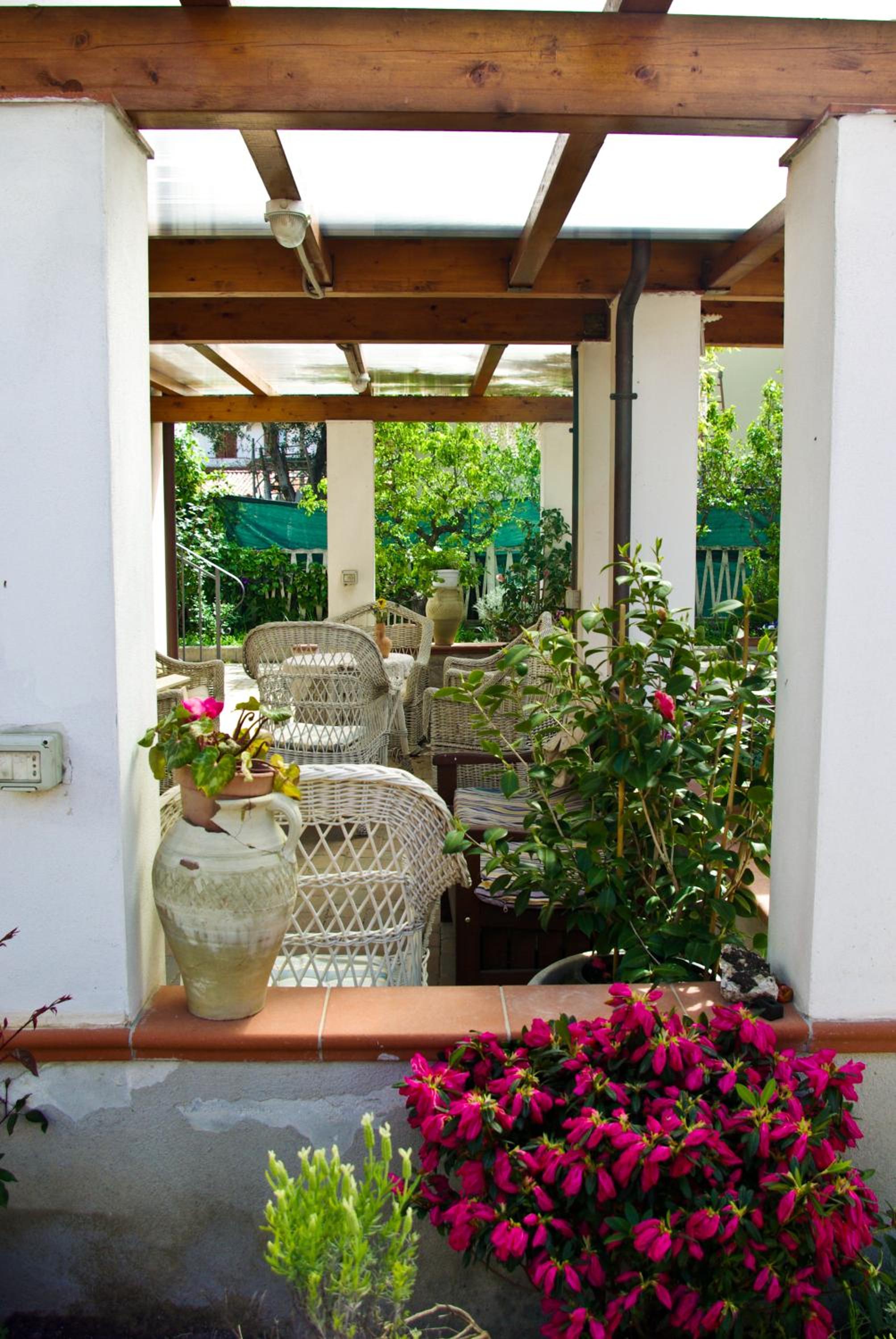 Triple Room with Garden View - Photo 13