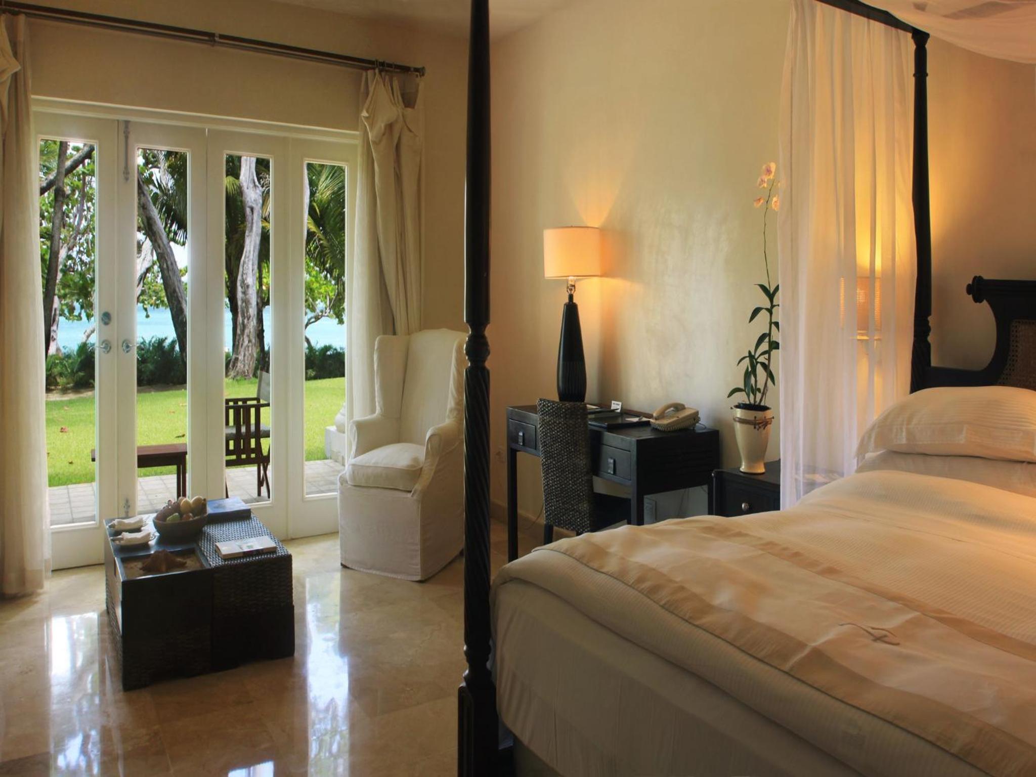 Junior Suite Lanai with Ocean Front photo 2