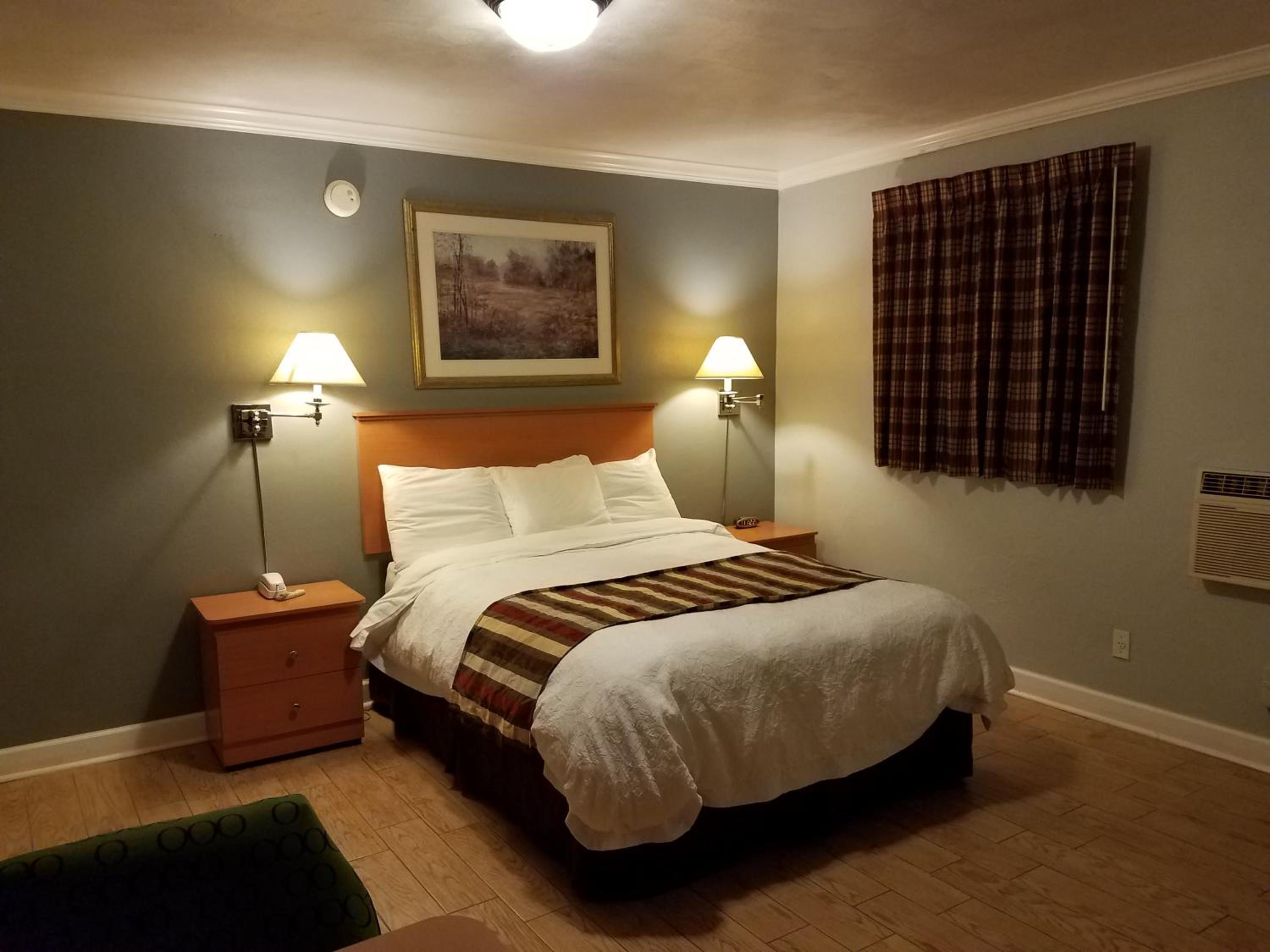 Queen Room photo 3