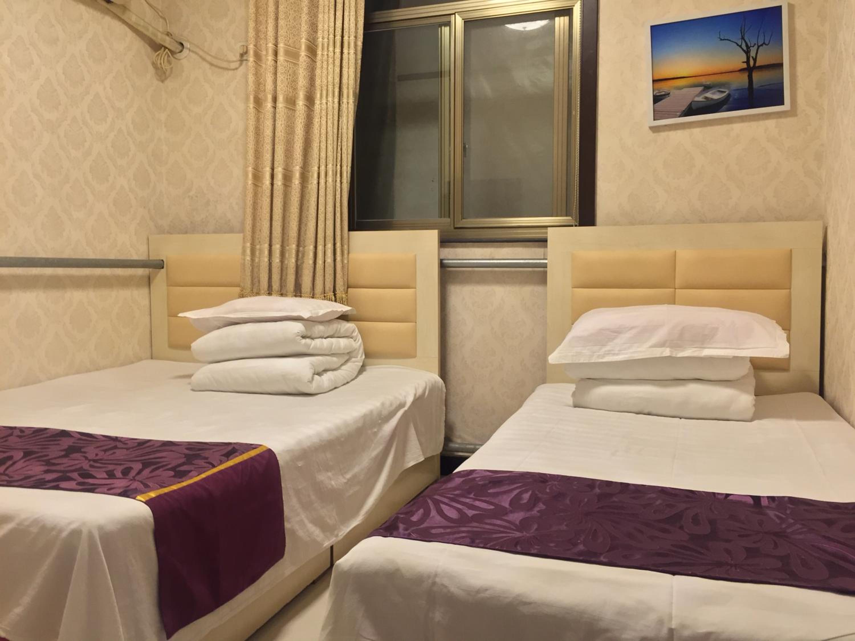Small Twin Room photo 2