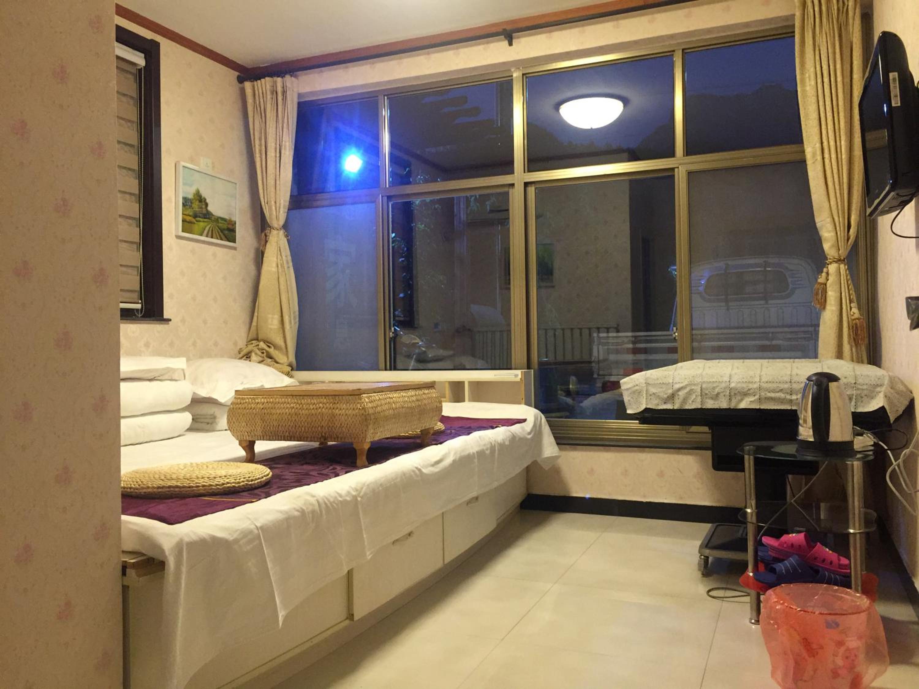 Quadruple Room with Private External Bathroom photo 3