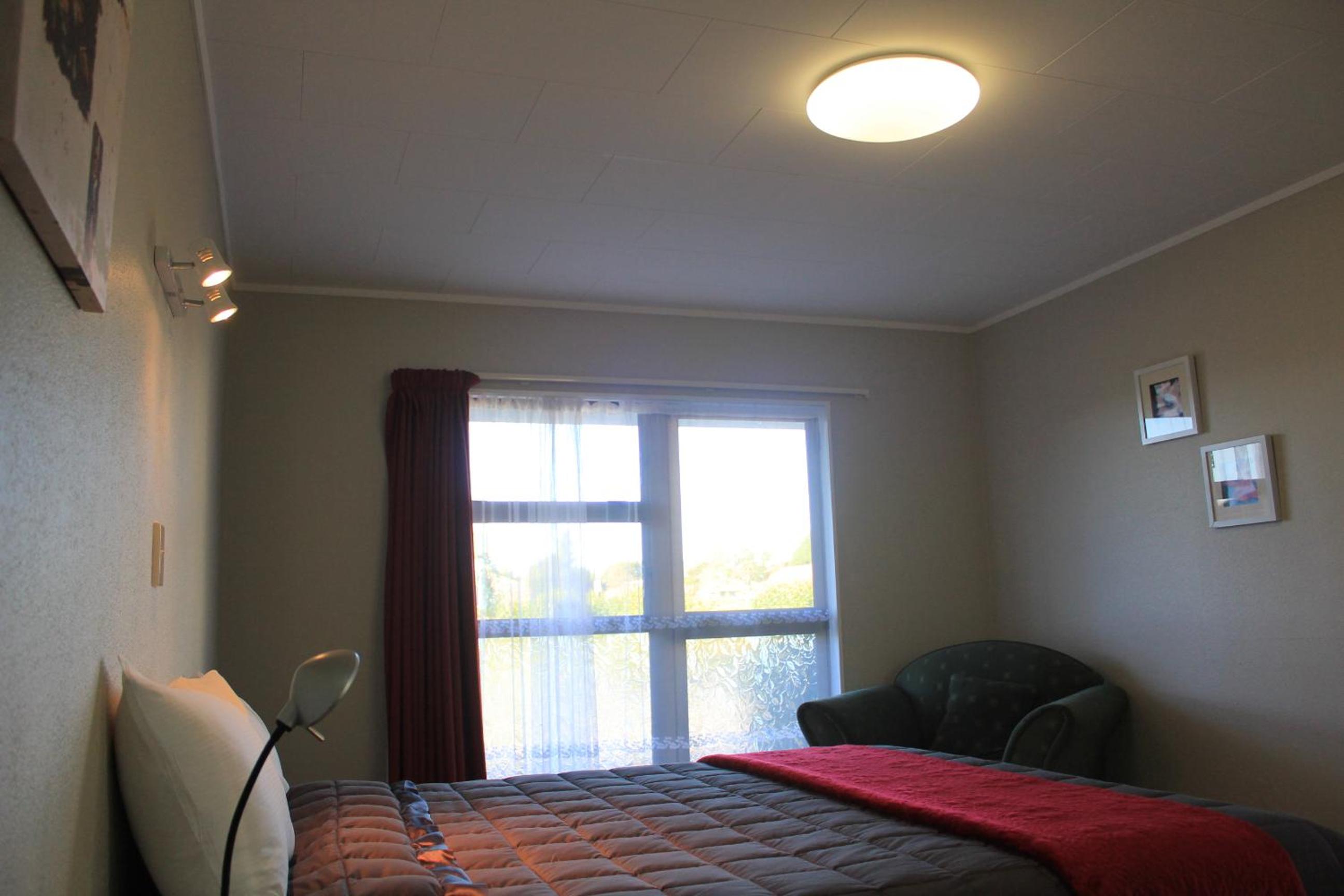 Executive One Bedroom Apartment - Photo 5